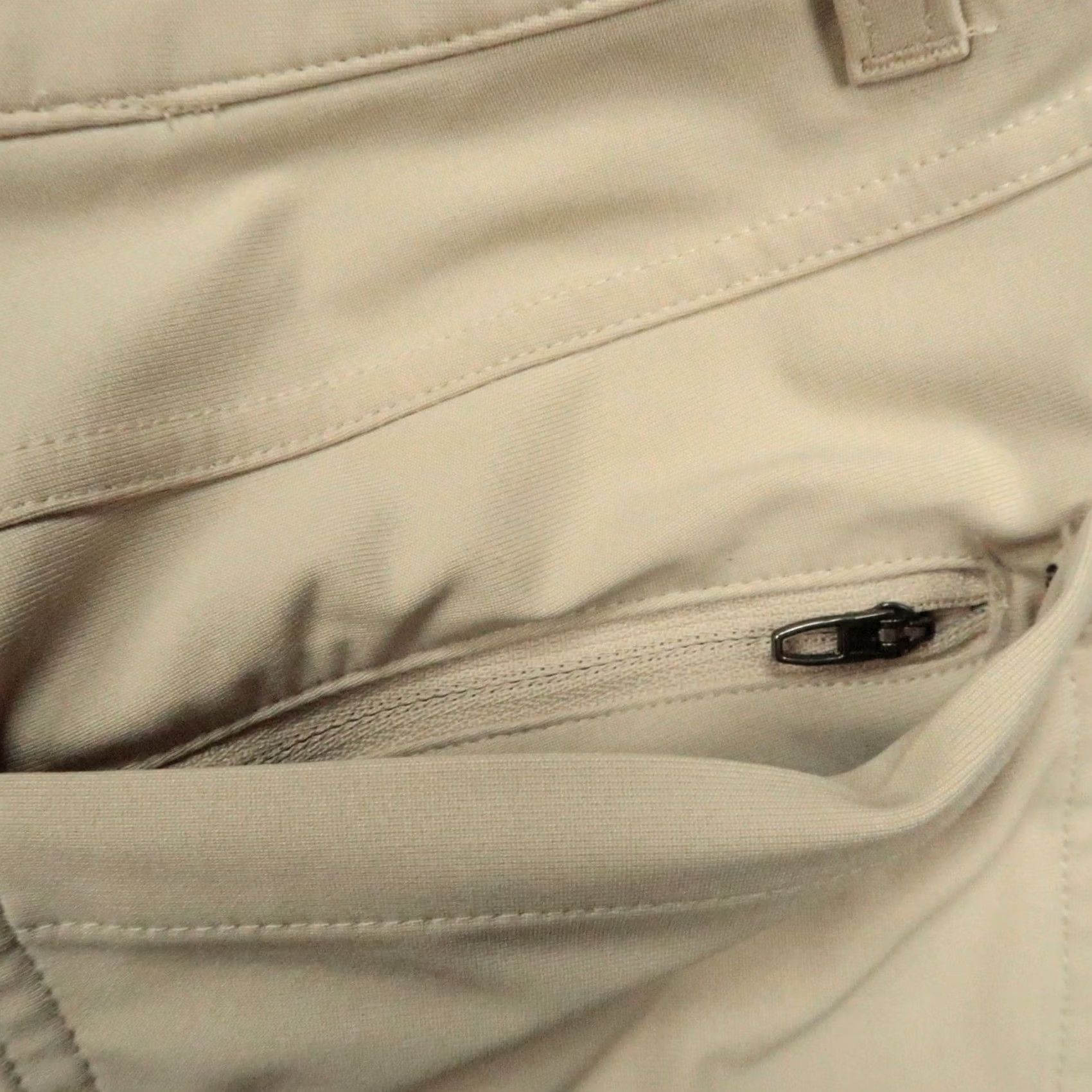 Lululemon lululemon Pants Mens 33x28 Khaki Tan Classic Warpsteme 5 Pocket Trouser Shirt? Size US 33 - 7 Thumbnail