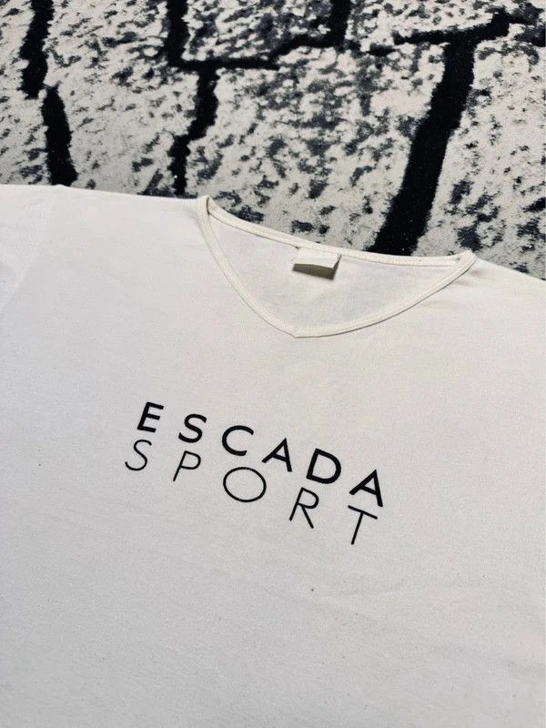 Escada Vintage Escada T-shirt white logo L Size US L / EU 52-54 / 3 - 3 Thumbnail