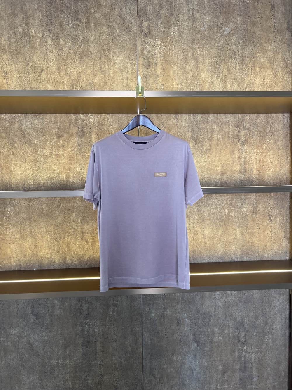 Louis Vuitton Louis Vuitton Logo Patch T-Shirt Size L Size US L / EU 52-54 / 3 - 1 Thumbnail