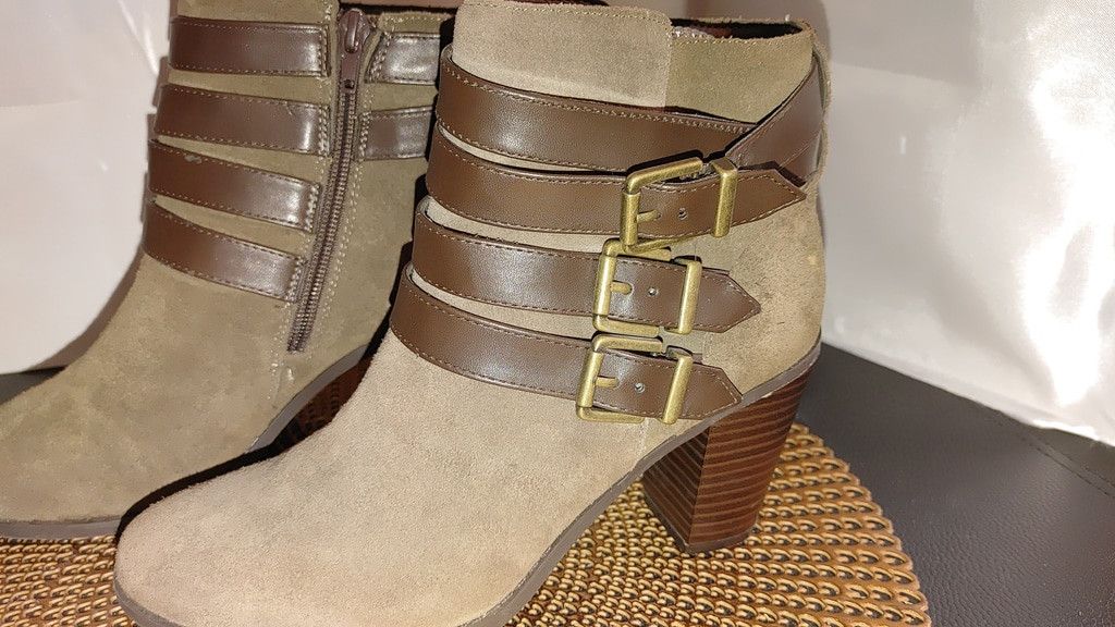 I.N.C I.N.C. Laini Suede Booties Size 8M Size US 8 / IT 38 - 2 Thumbnail