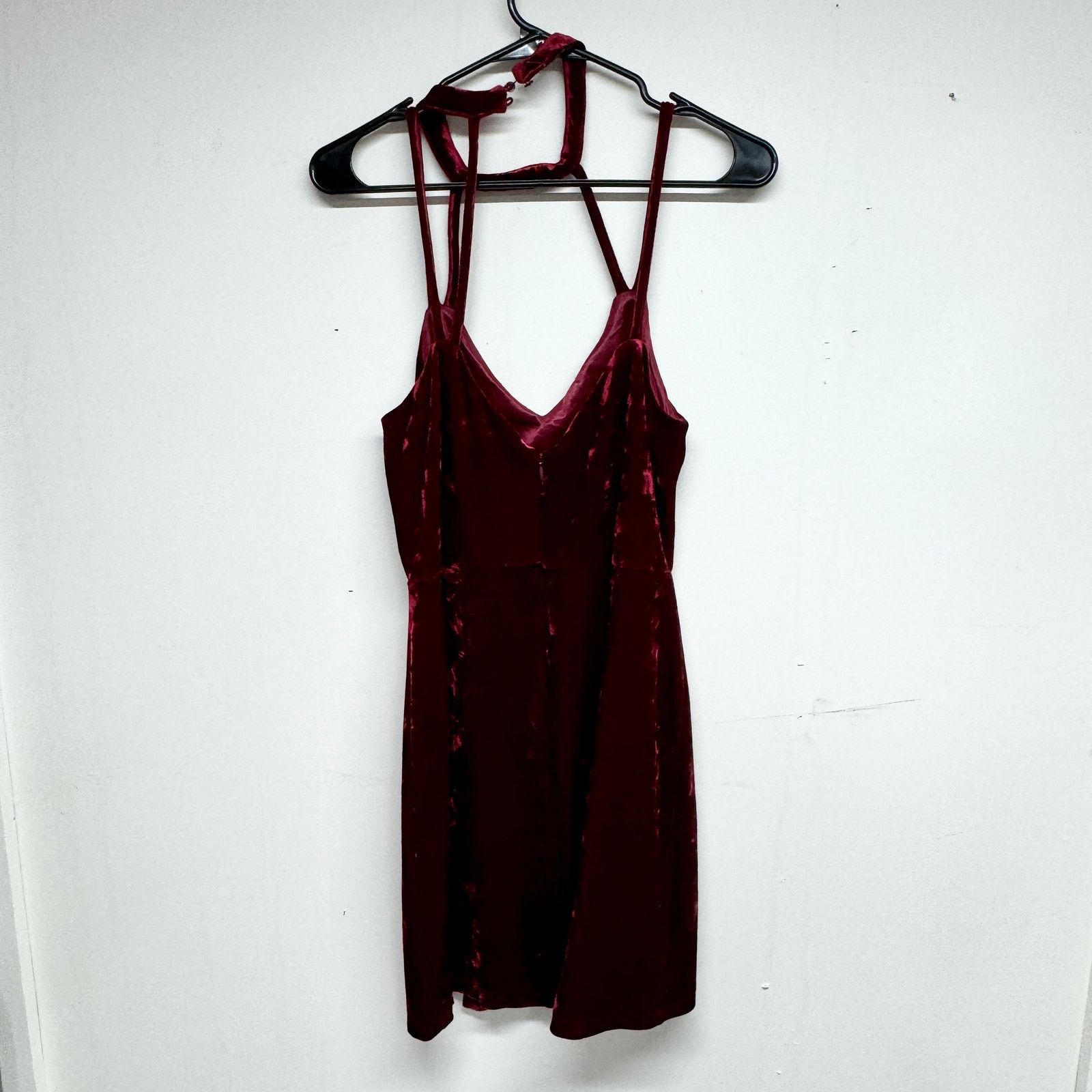 Other Lush Women Red Velvet Halter Neck Sleevless Mini Dress M Size M / US 6-8 / IT 42-44 - 3 Thumbnail