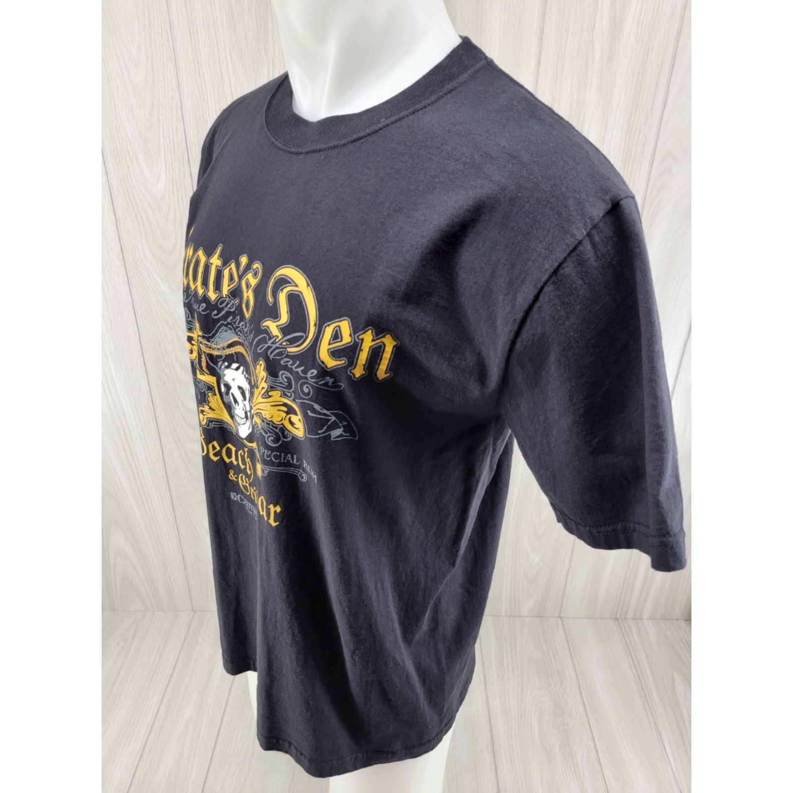 Vintage VINTAGE Carnival Pirates Den Beach Bar Carnival Cruise Black Short Sleeve T-Shirt L Men 90s Size US L / EU 52-54 / 3 - 4 Thumbnail