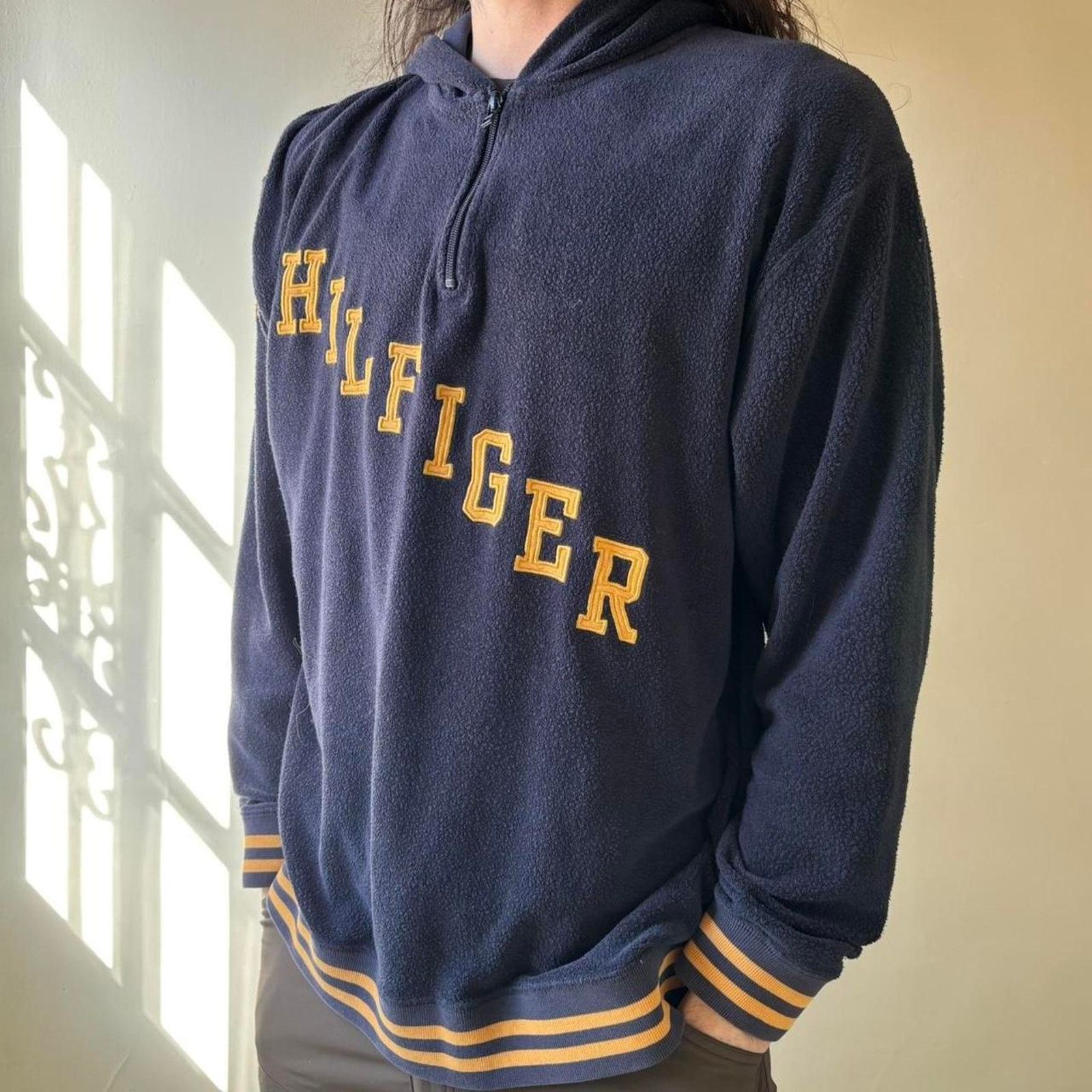 Tommy Hilfiger Vintage Tommy Hilfiger Terrycloth Hoodie Large Preppy Size US L / EU 52-54 / 3 - 3 Thumbnail