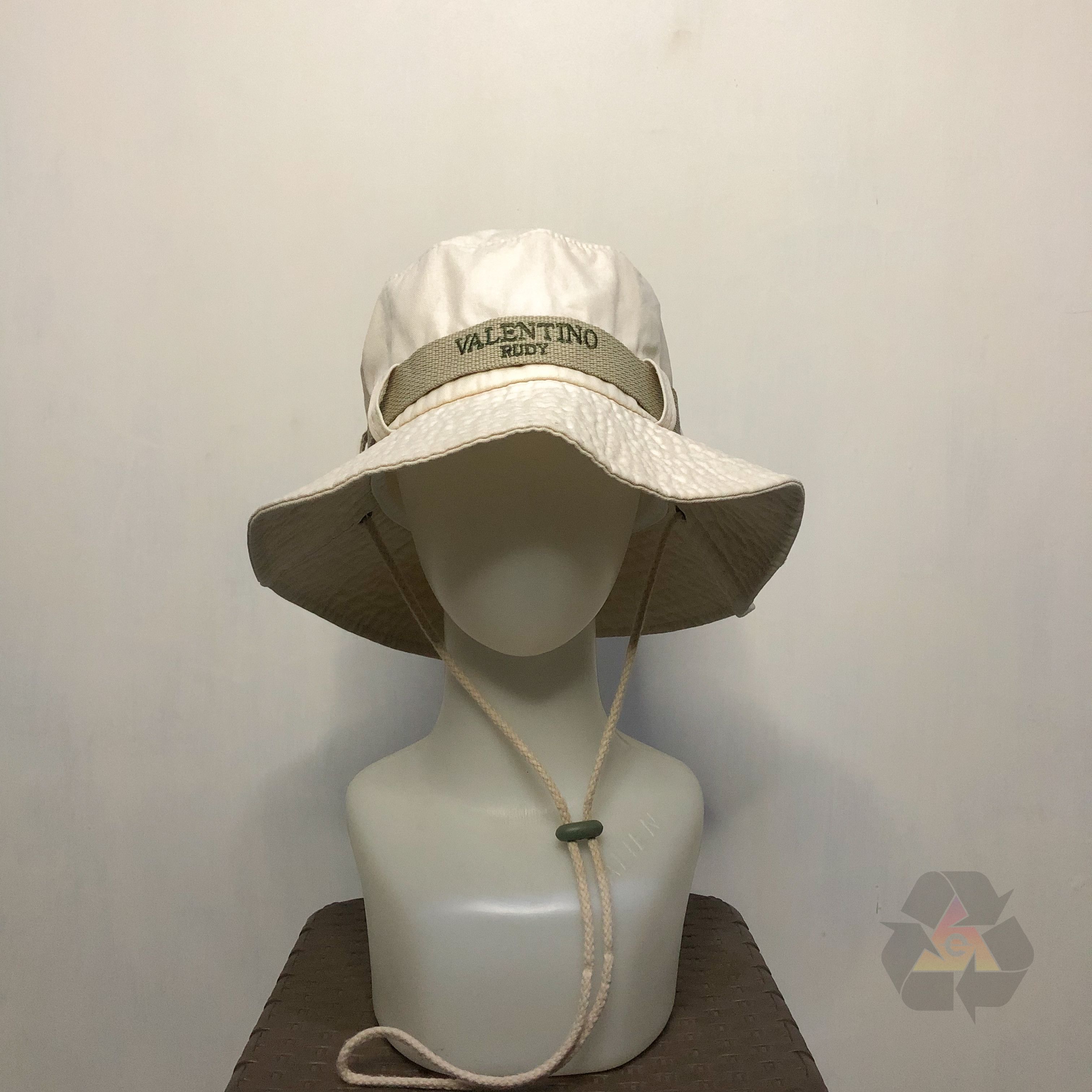 Vintage Vintage Valentino Rudy Bucket Hat Y2K Size ONE SIZE - 2 Thumbnail
