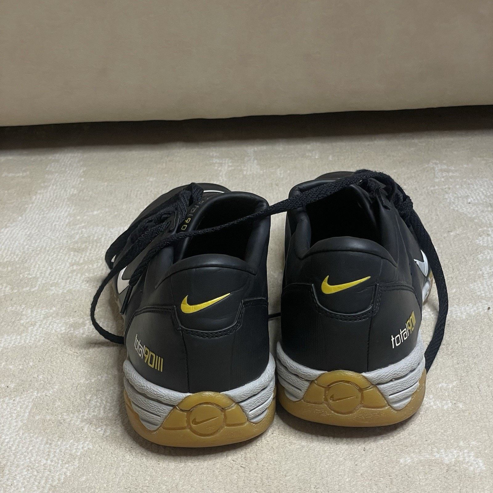 Nike vintage Nike Total 90 lll Indoor Shoes Football Soccer 2004 Size US 12 / EU 45 - 13 Thumbnail