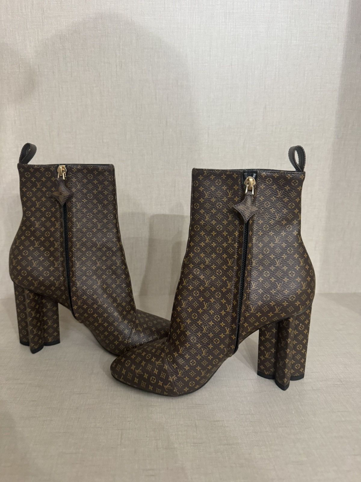 Louis Vuitton Luis Vuitton Nano Monogram Silhouette Ankle Boots Size 37 Size US 7 / IT 37 - 4 Thumbnail