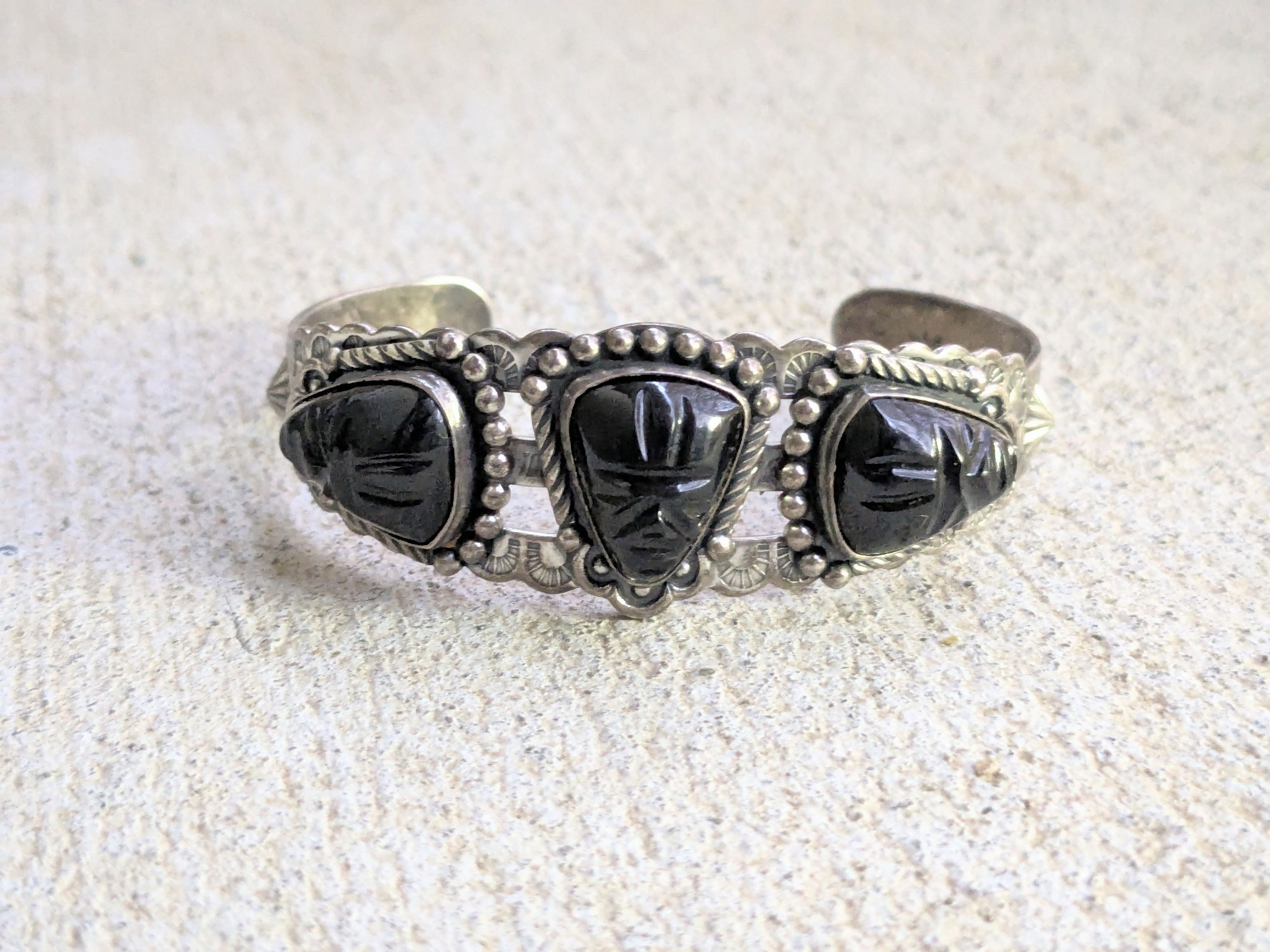 Jewelry Vintage Sterling Silver Bracelet Black Mask Mexico Cuff Size ONE SIZE - 3 Thumbnail