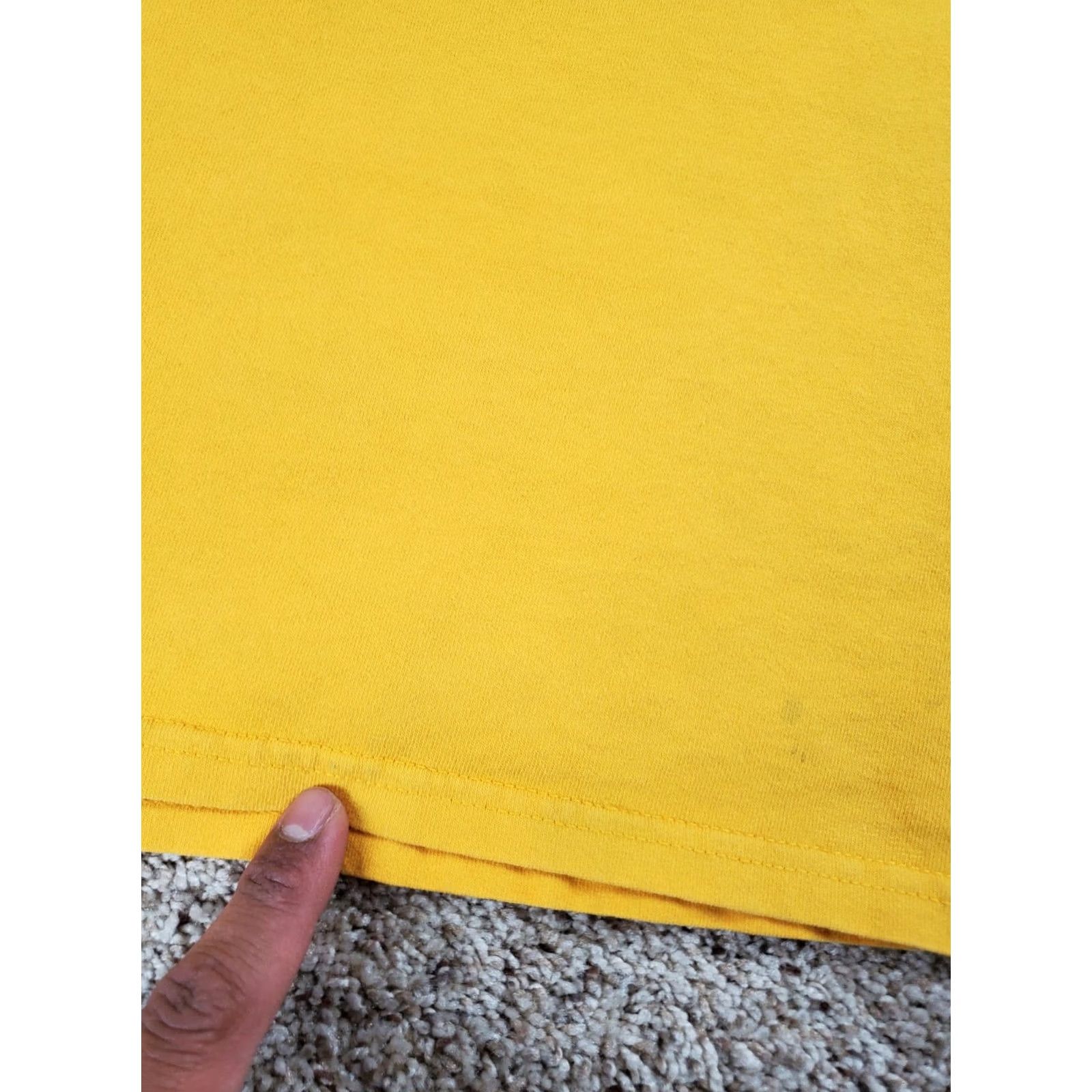 Nike VINTAGE Nike Basketball T Shirt XL Mens Yellow Short Sleeve Graphic Y2K Size US XL / EU 56 / 4 - 4 Thumbnail
