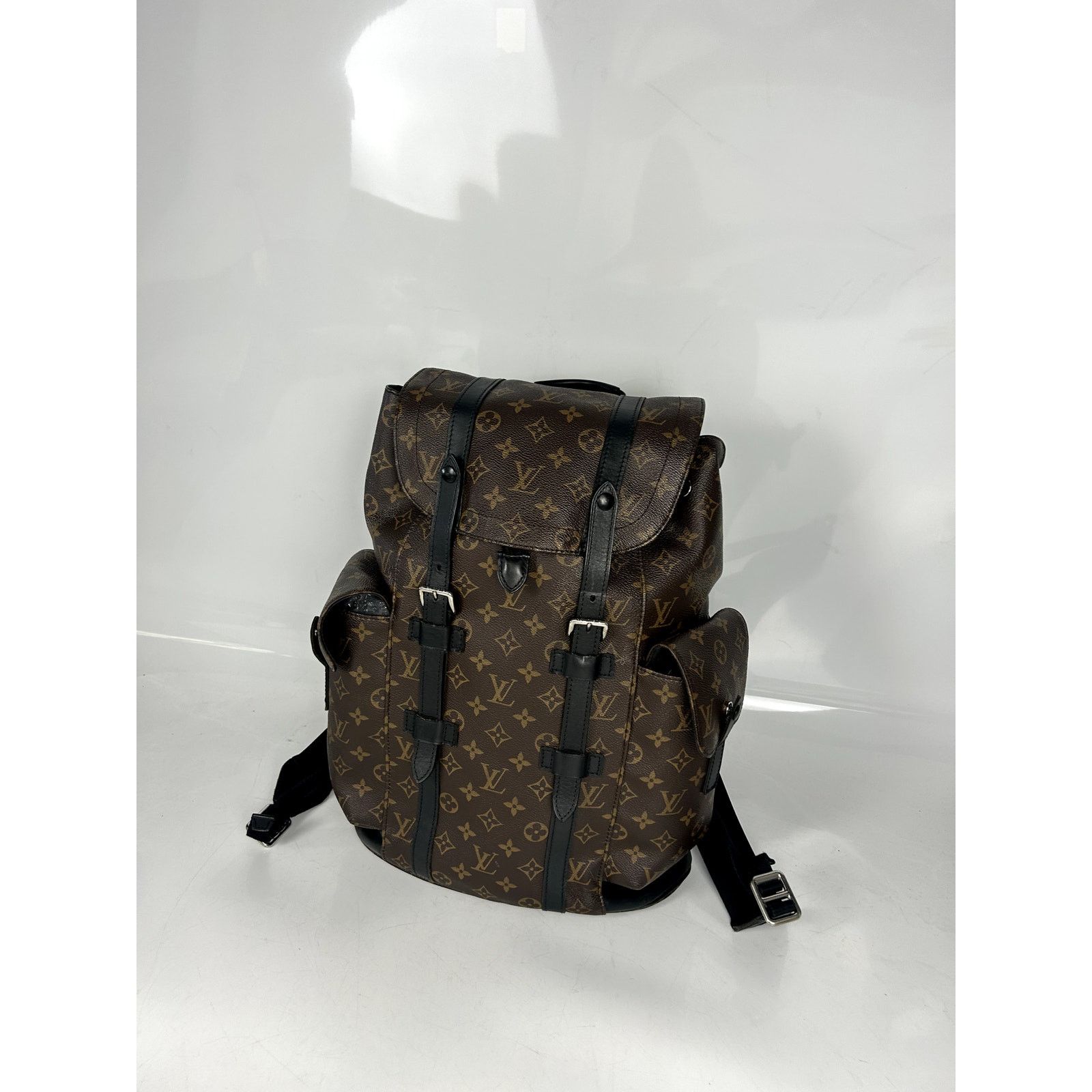Louis Vuitton Louis Vuitton Christopher MM Backpack Size ONE SIZE - 3 Thumbnail