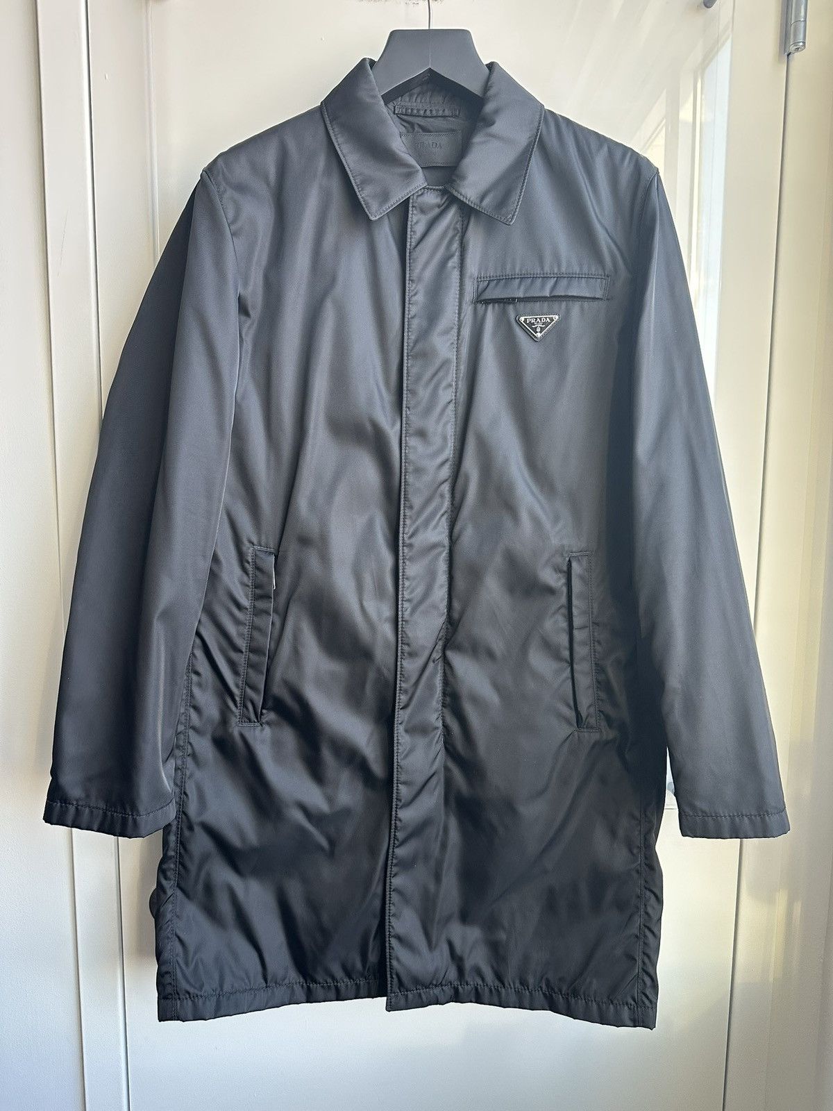 Prada Re-Nylon Black Coat w/ Enamel Logo Size US L / EU 52-54 / 3 - 1 Thumbnail