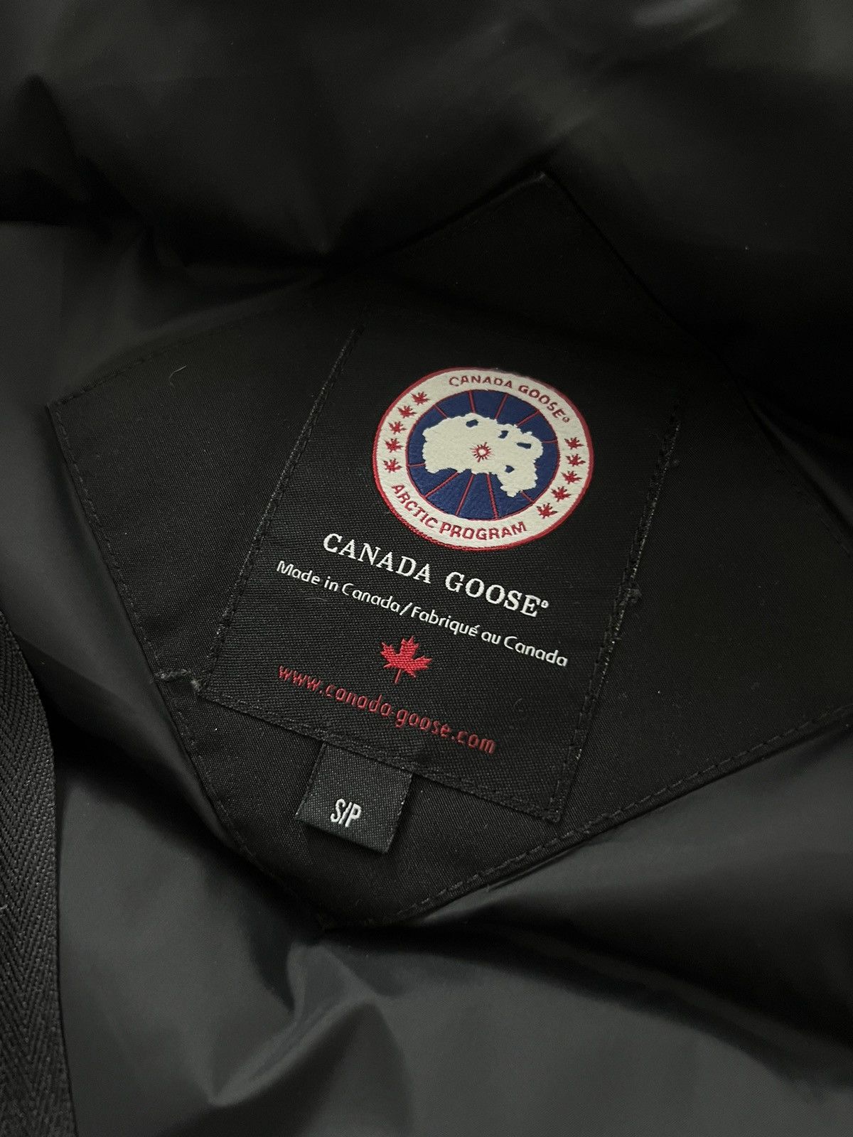 Canada Goose Canada Goose Jacket Puffer Vintage Small Black Size S / US 4 / IT 40 - 15 Thumbnail