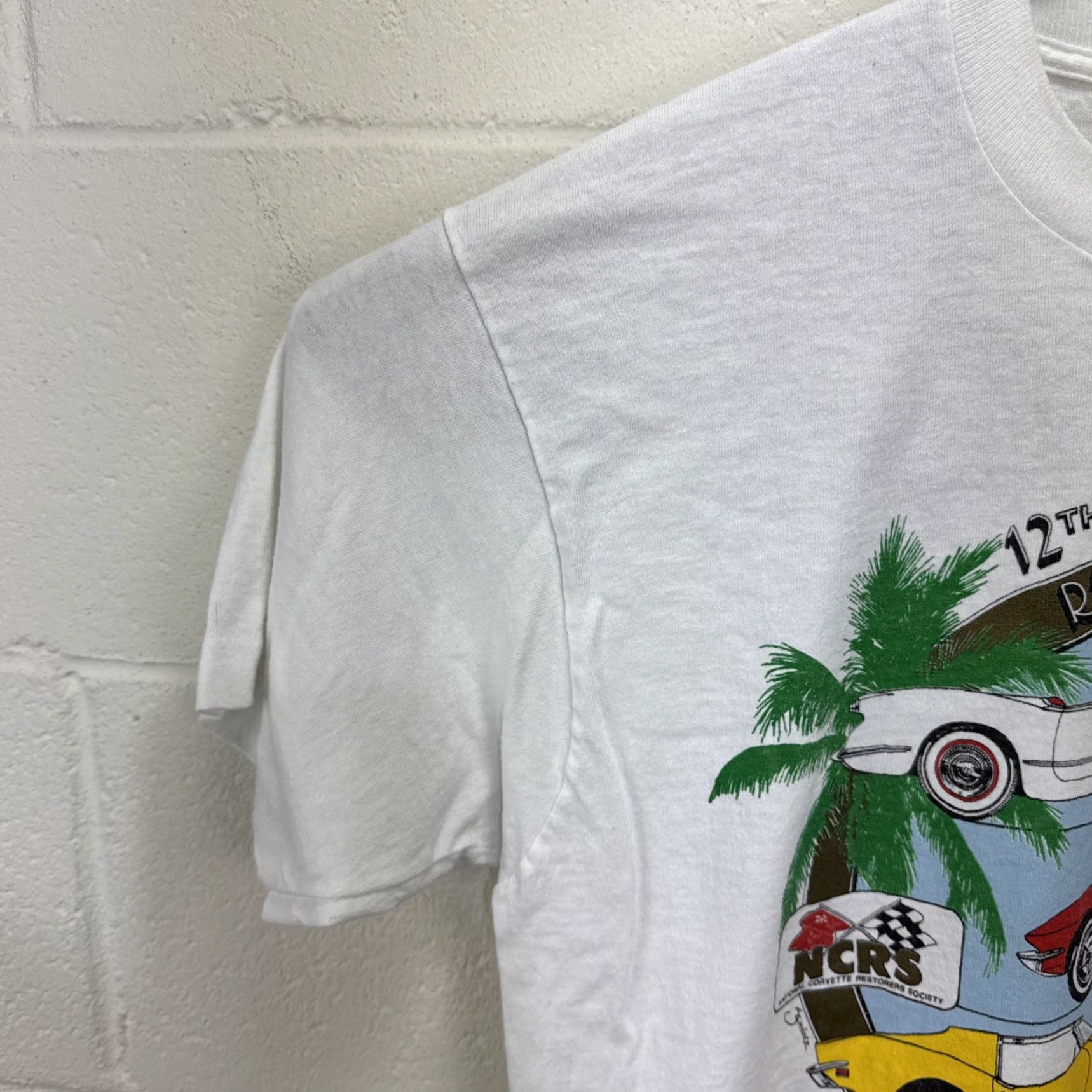 Fruit Of The Loom Vintage 1990s Fruit of the Loom Crew Neck T-Shirt Men L White Cypress Gardens Corvette Car Event Beach Retro 90s Size US L / EU 52-54 / 3 - 5 Thumbnail