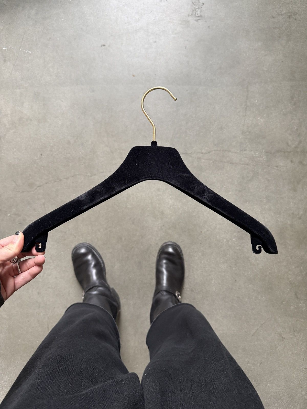 Chanel STEAL! 2010s Chanel CC Logo Hanger Size ONE SIZE - 3 Thumbnail