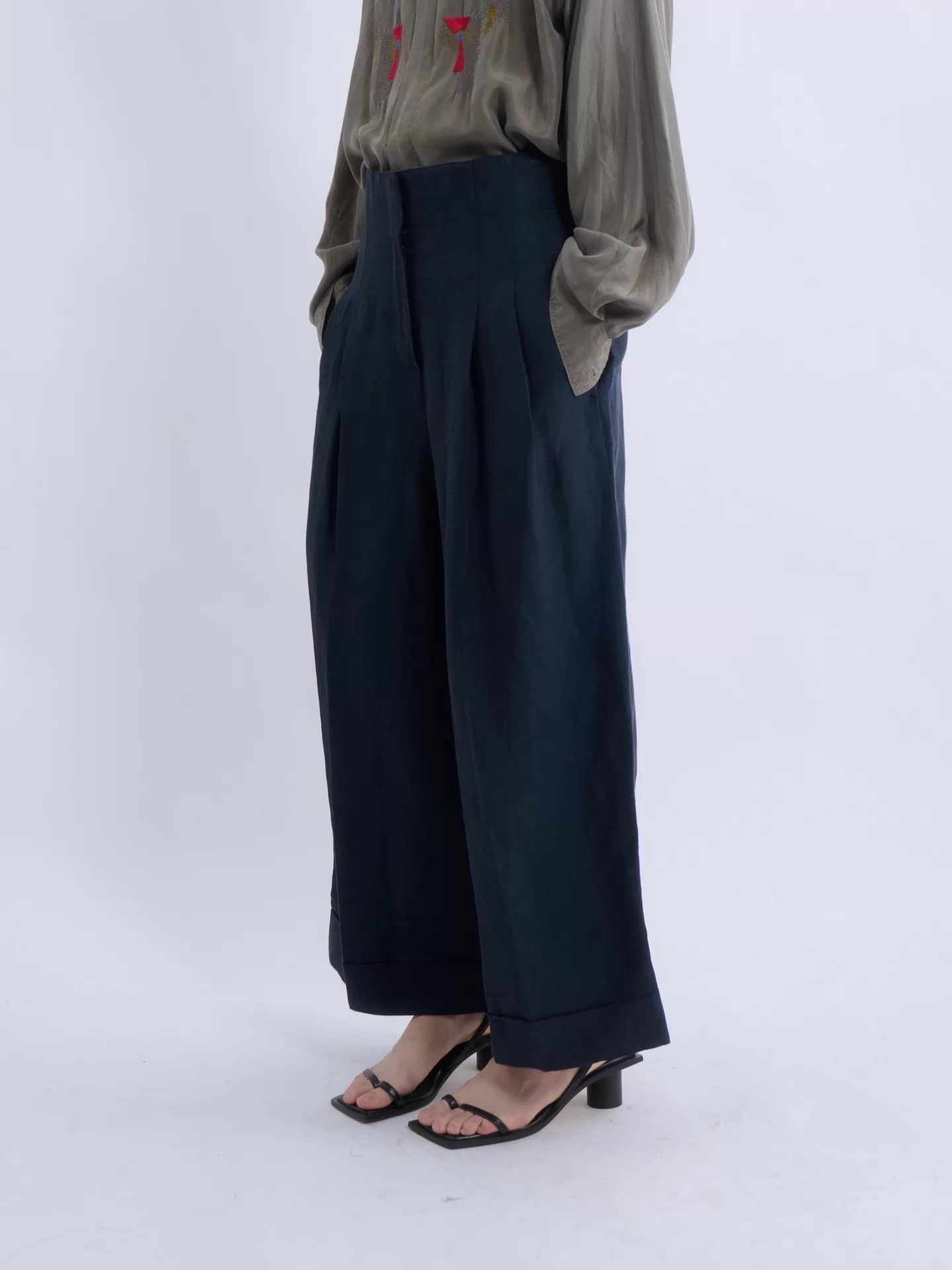 Celine CELINE by Phobe Philo Navy Linen Wide-Leg Pleated Trousers Size 26" / US 2 / IT 38 - 3 Thumbnail
