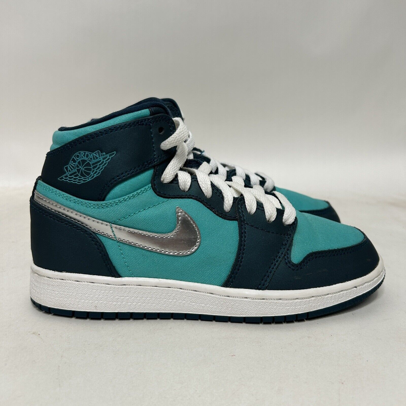 Nike Nike Shoes Air Jordan 1 Retro High GG “Hyper Jade” 2024 Size US 5.5 / IT 35.5 - 4 Thumbnail