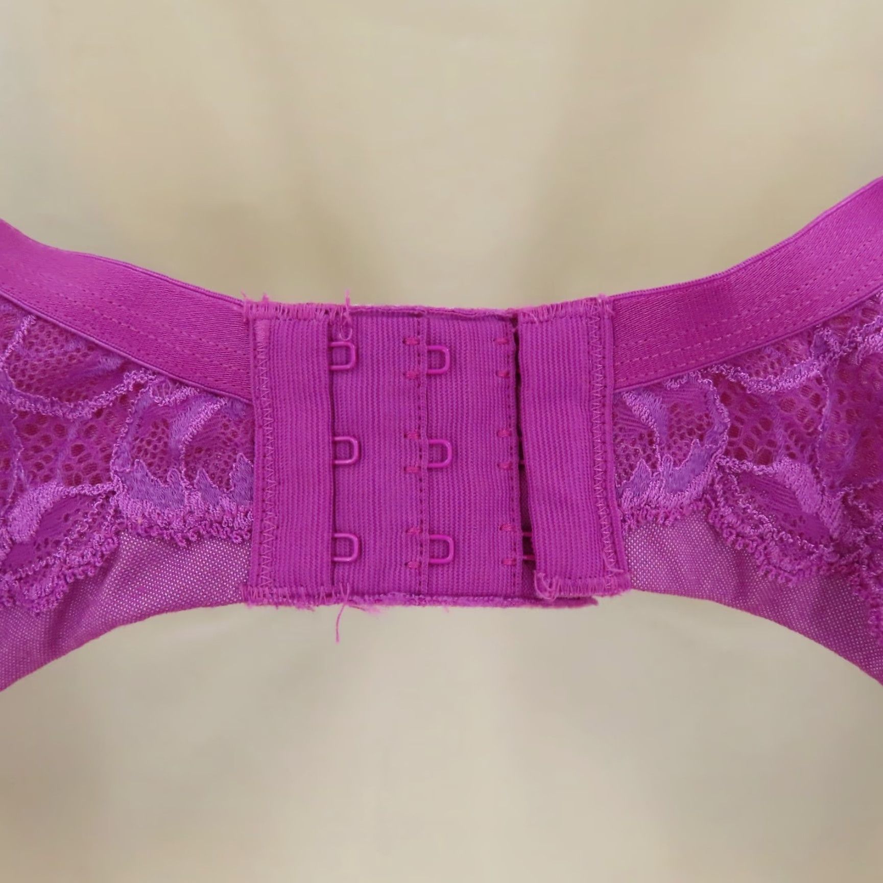 Vintage Bali Bra 38C Purple Floral Lace Desire Foam Underwire Padded Bow Womens Size ONE SIZE - 7 Thumbnail