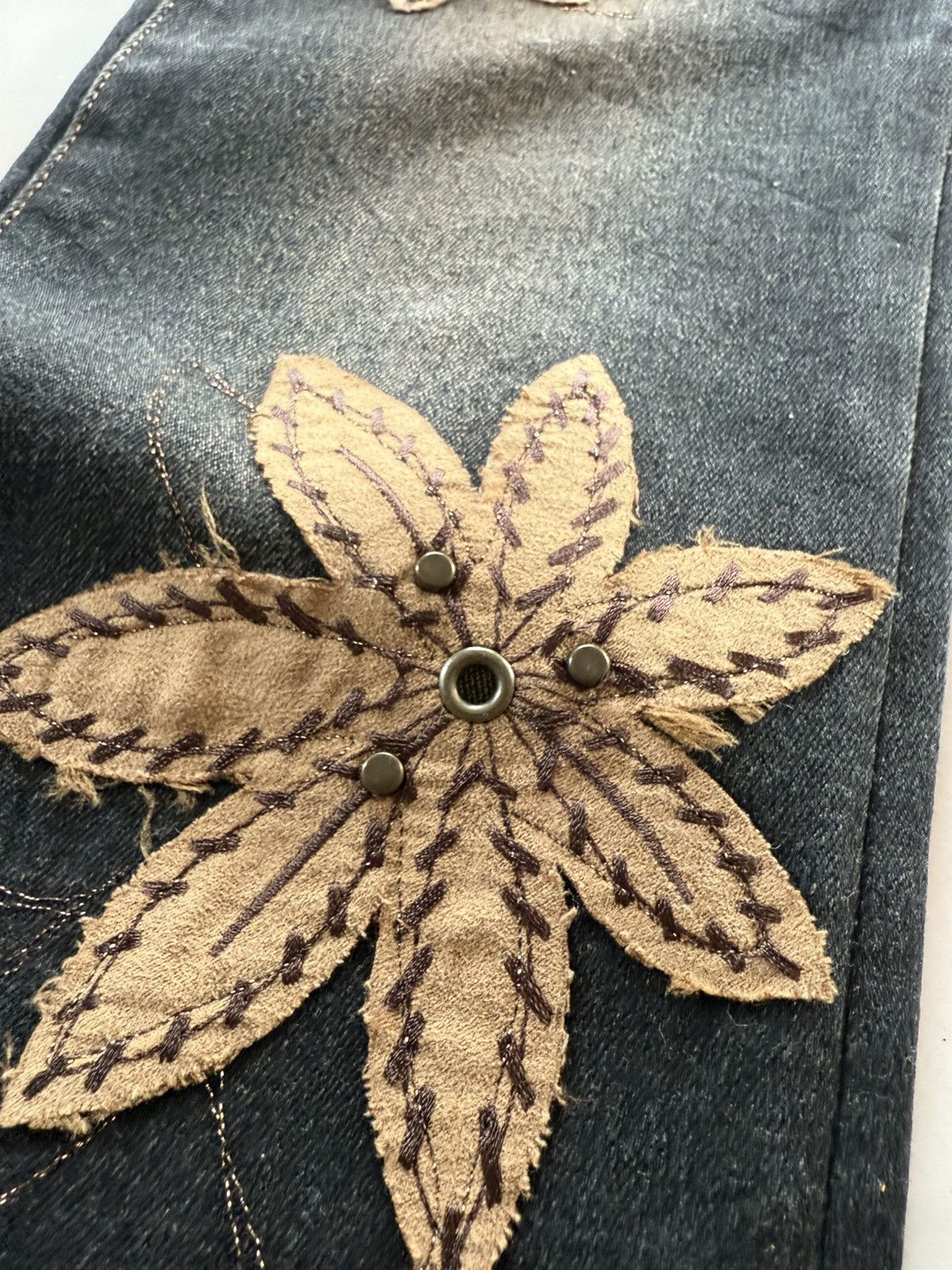 Japanese Brand Cosmo Japan Weed Leaf Suede Patch Mud Fade Flared Jeans Size US 27 - 8 Thumbnail
