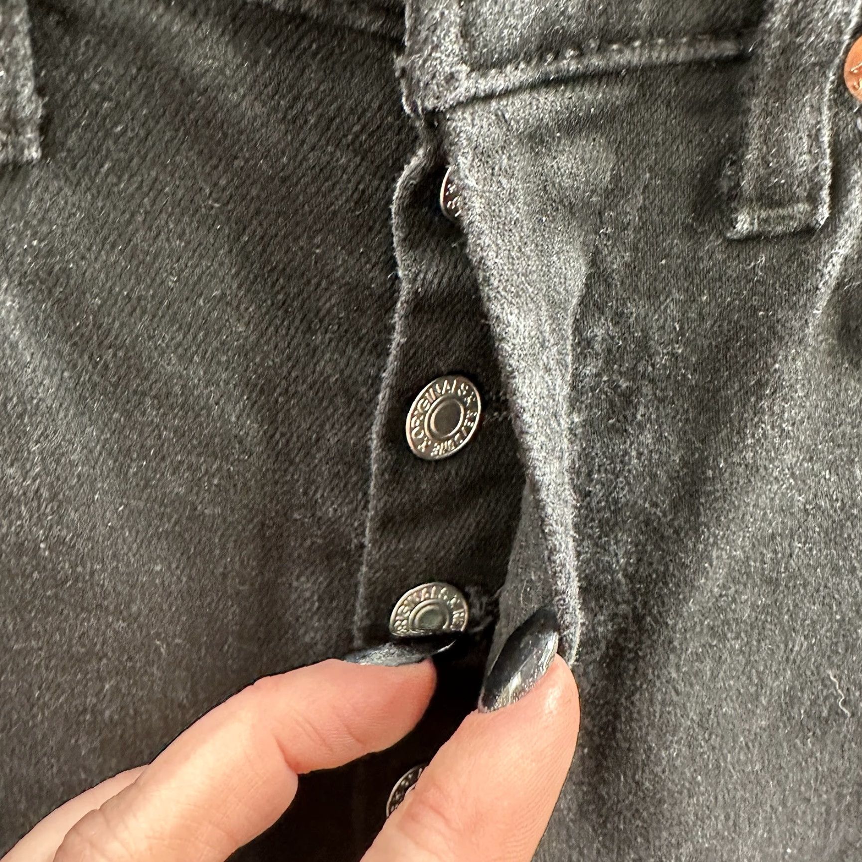 RE/DONE RE/DONE Jeans Womens 26 90s High Rise Ankle Crop Stone Wash Raw Hem Button Fly Black Denim Slim Adult Women 90s City Grunge Designer Style Size 26" / US 2 / IT 38 - 7 Thumbnail