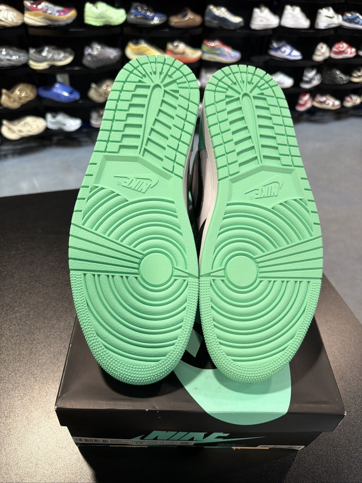 Jordan Brand Jordan 1 high size 13 green glow brand new quick shipp Size US 13 / EU 46 - 18 Thumbnail