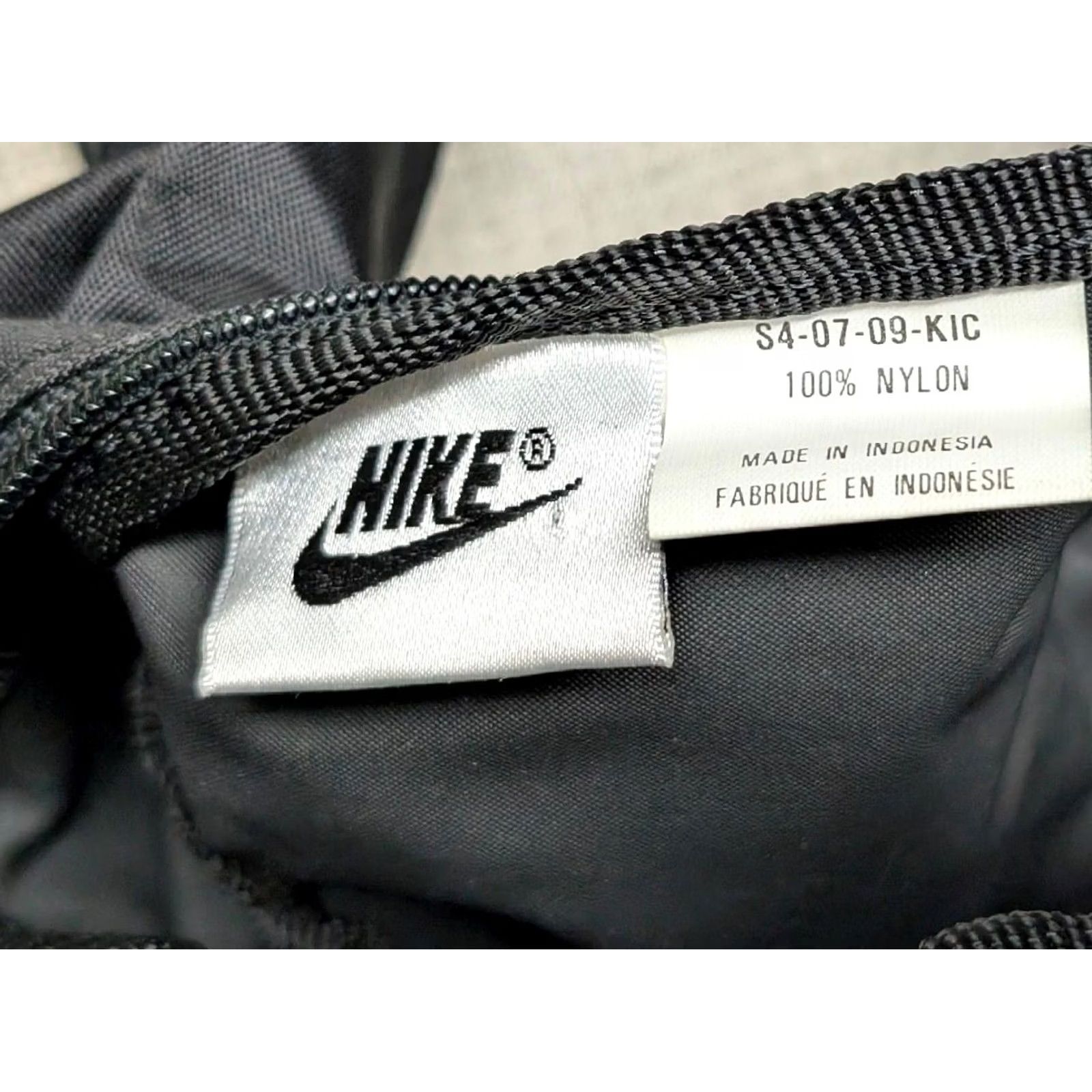 Nike VINTAGE NIKE fanny pack BACKPACK belts bag Nylon Bulls JORDAN black red 1990s 1993 1994 Mens Size ONE SIZE - 5 Thumbnail