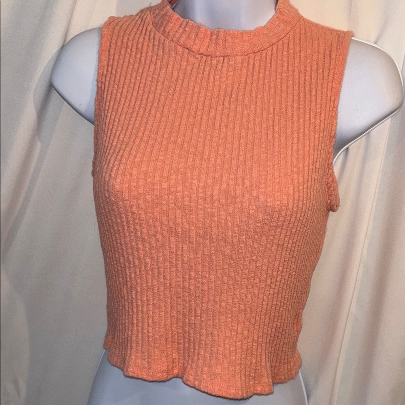 Forever 21 Forever 21 Ribbed Coral Tank Top Size Medium Size M / US 6-8 / IT 42-44 - 1 Thumbnail