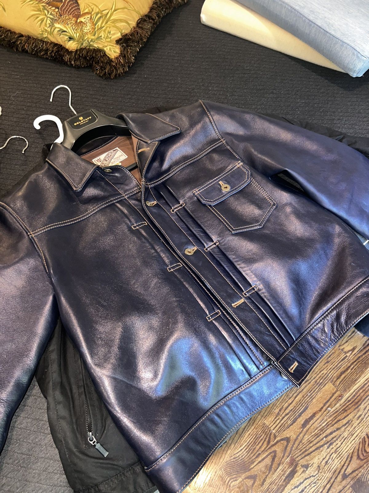 INDIGO HORSE | Y'2 LEATHER