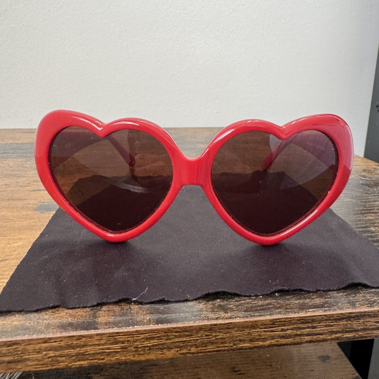 Moschino Vintage Moschino Heart Sunglasses Size ONE SIZE - 7 Thumbnail