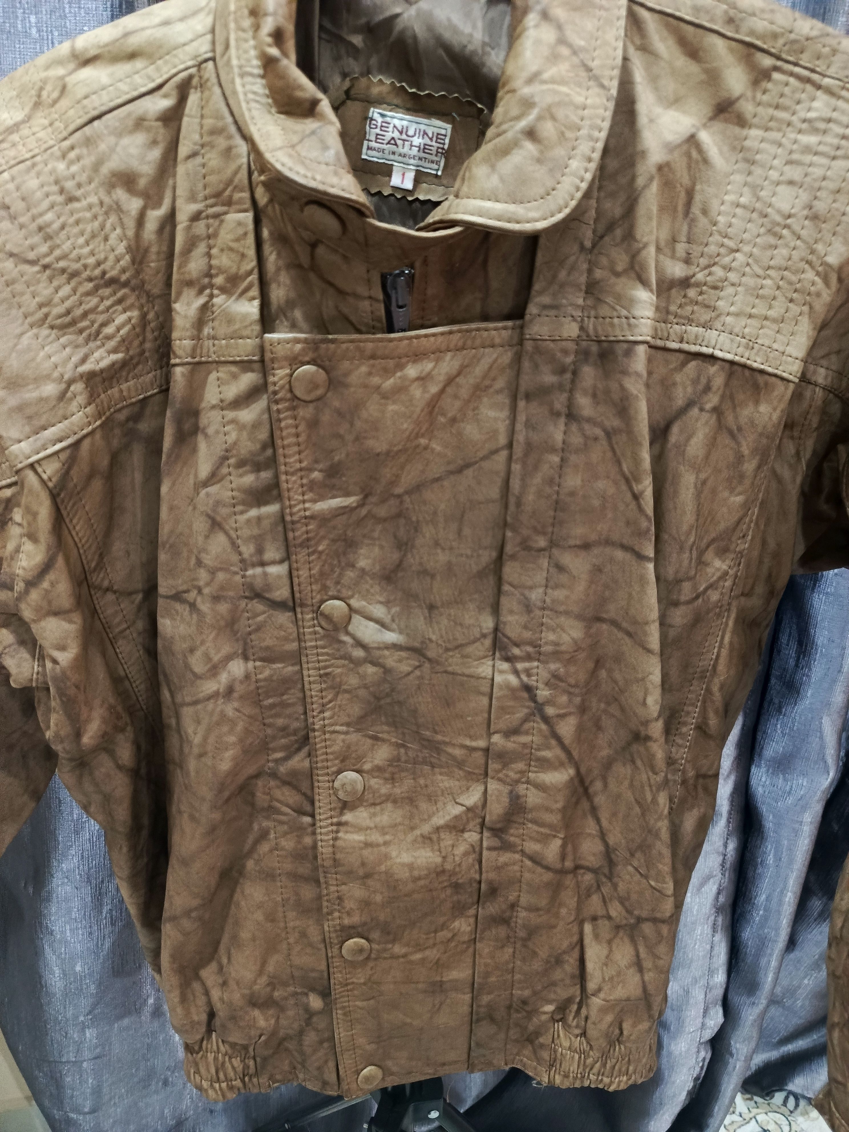 Vintage jacket vintage leather jacket, likely in a bomber, Size US M / EU 48-50 / 2 - 9 Thumbnail