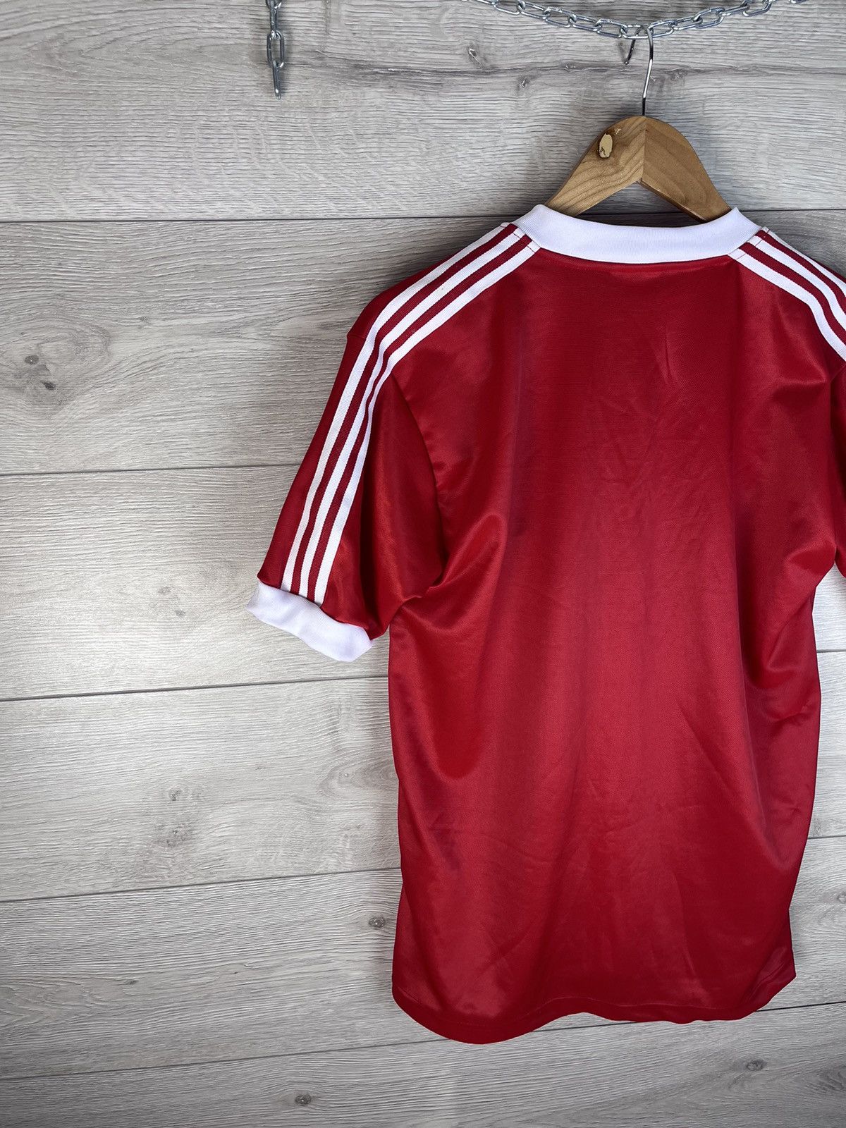 Adidas WREXHAM 1980 HOME RARE VINTAGE JERSEY RETRO FOOTBALL SHIRT Size US M / EU 48-50 / 2 - 10 Thumbnail