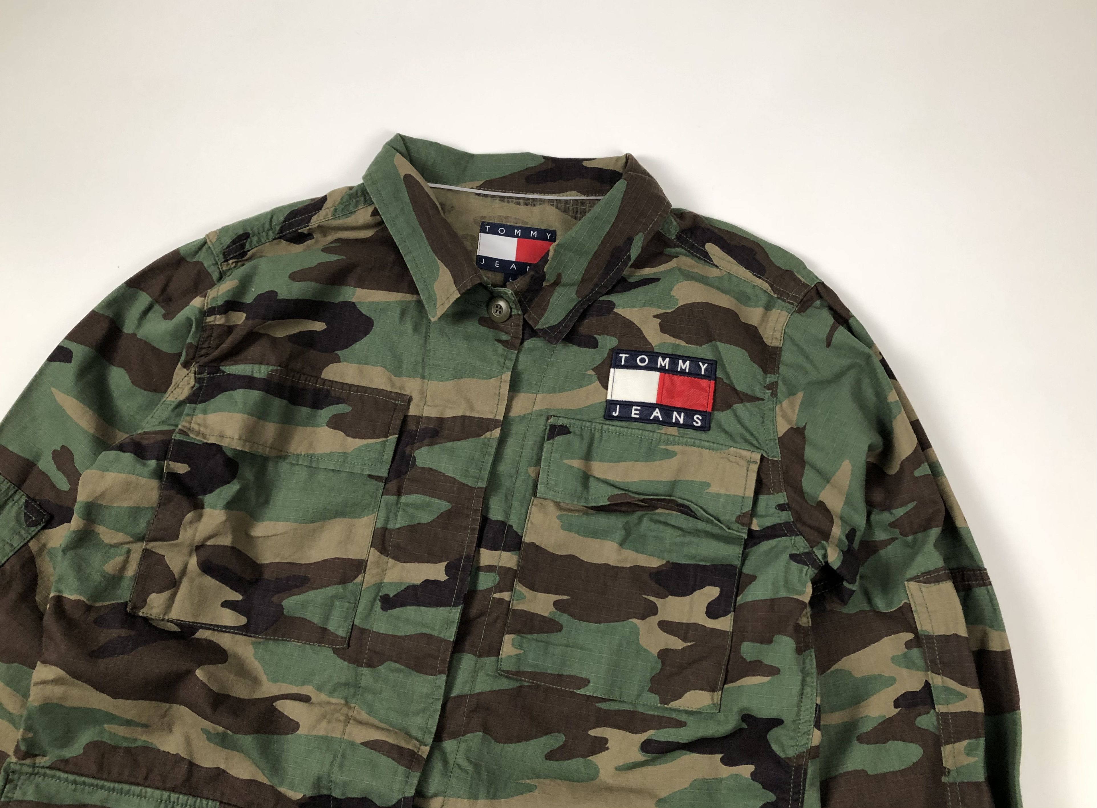Tommy Jeans Tommy Jeans 90s Woodland Camouflage Jacket Size L / US 10 / IT 46 - 2 Thumbnail