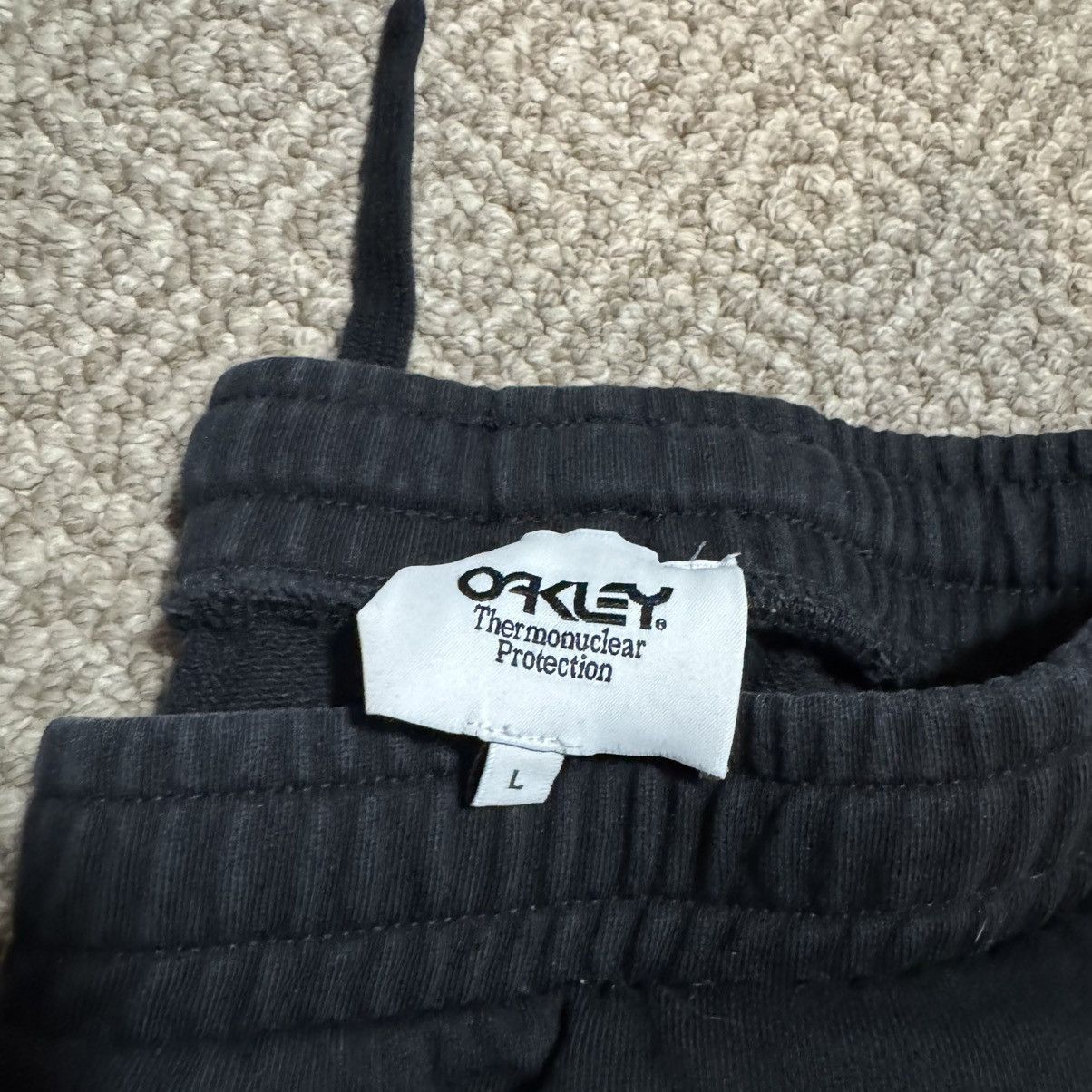 Oakley Rare Vintage Oakley Thermonuclear Protection sweats Size US 34 / EU 50 - 3 Thumbnail