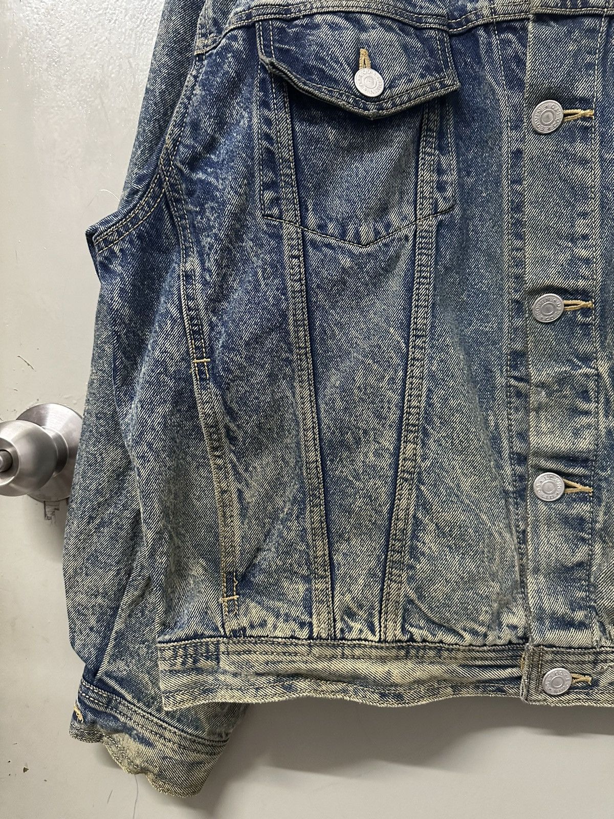 Edwin × Vintage Vintage EDWIN Distressed Denim Jacket Size US L / EU 52-54 / 3 - 3 Thumbnail