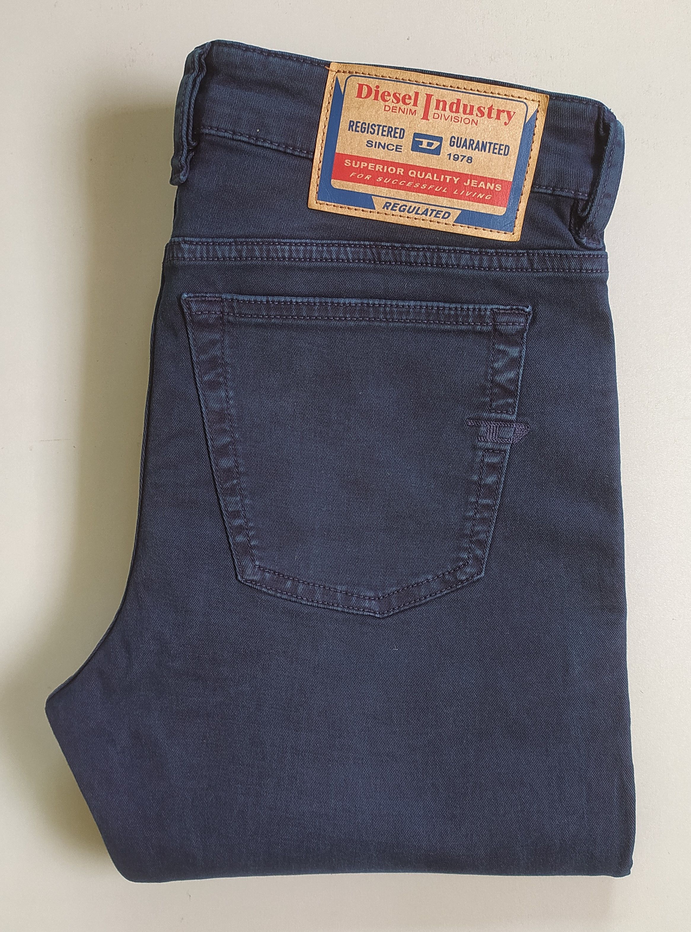 Diesel Diesel 1979 SLEENKER Men's Jeans Free Shipping T/ 9722 Size US 29 - 1 Thumbnail