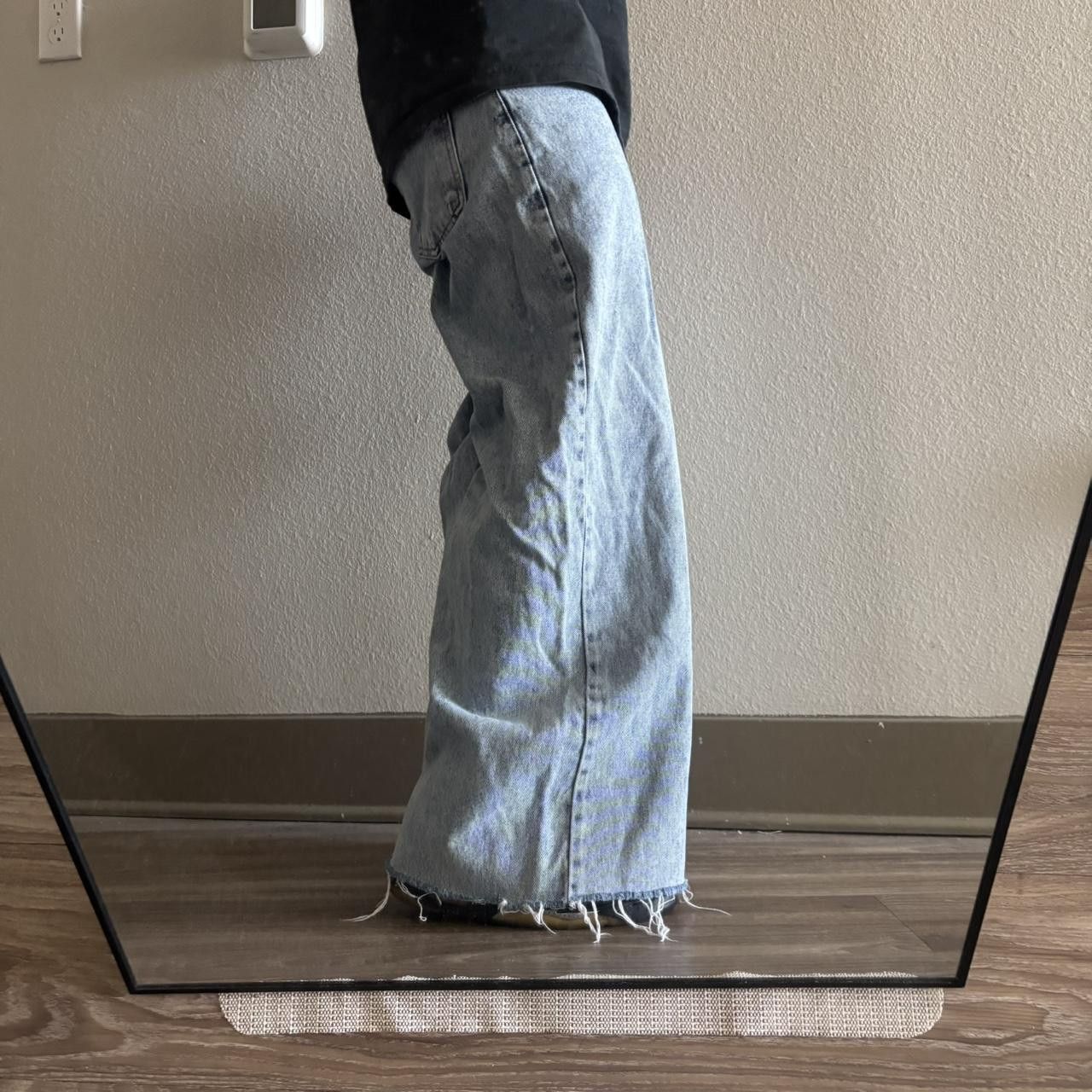 Vintage Crazy Vintage Y2K/2000s Baggy Light Wash Wide Leg Skater Denim Jeans! 28x29 Size US 28 / EU 44 - 2 Thumbnail