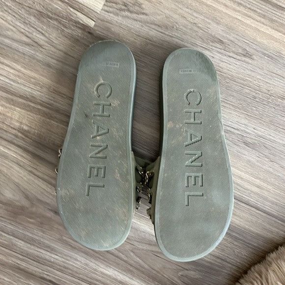 Chanel CHANEL RESORT 17 Chain Slide Mule Army Gold Sandals Dangle C Size US 10 / IT 40 - 8 Thumbnail