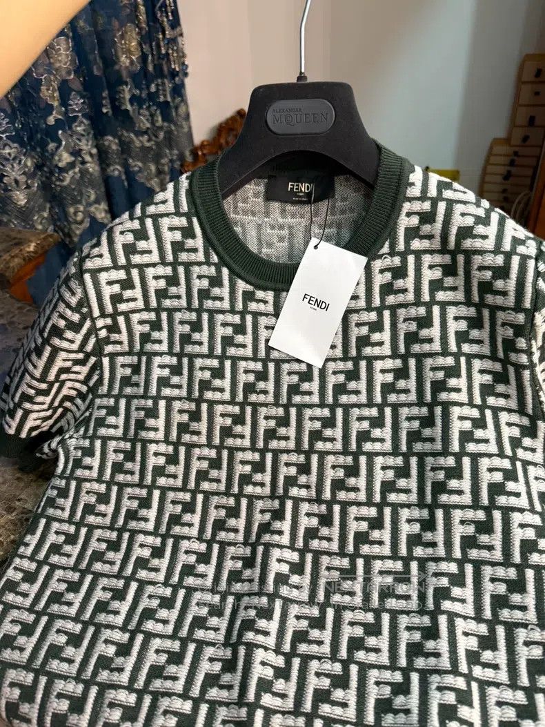 Fendi Fendi Full Logo Short Sleeve T-shirt, Made of Wool Fabric Size US M / EU 48-50 / 2 - 3 Thumbnail
