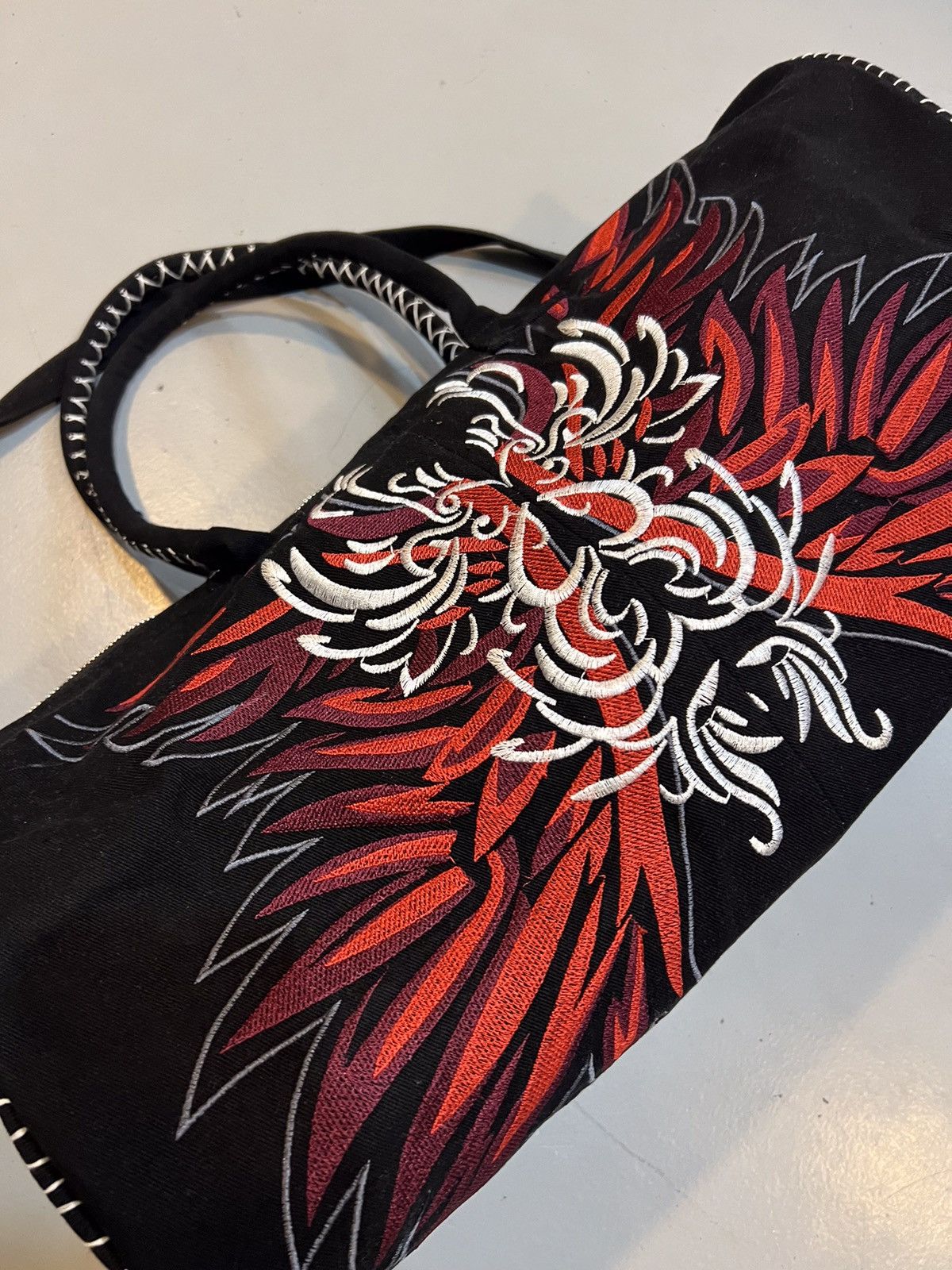 Vintage 1of1 custom made crazy embroidery work duffle bag Size ONE SIZE - 3 Thumbnail