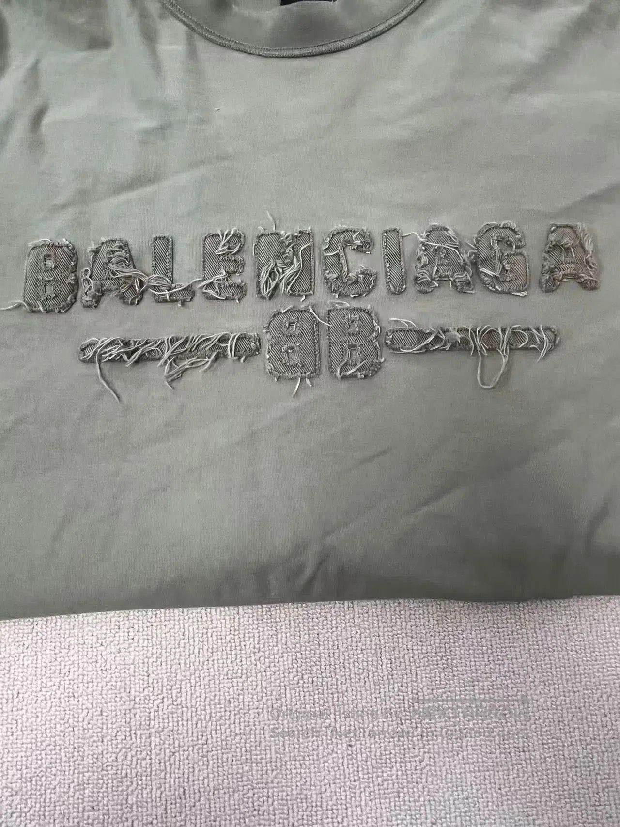Balenciaga Balenciaga Men's Solid Retro Crewneck T-Shirt. Size US S / EU 44-46 / 1 - 3 Thumbnail
