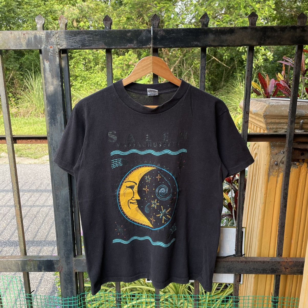 Other 🔥Vintage 90s Salem Massachusetts Big Moon Graphic Tee Size US M / EU 48-50 / 2 - 1 Thumbnail