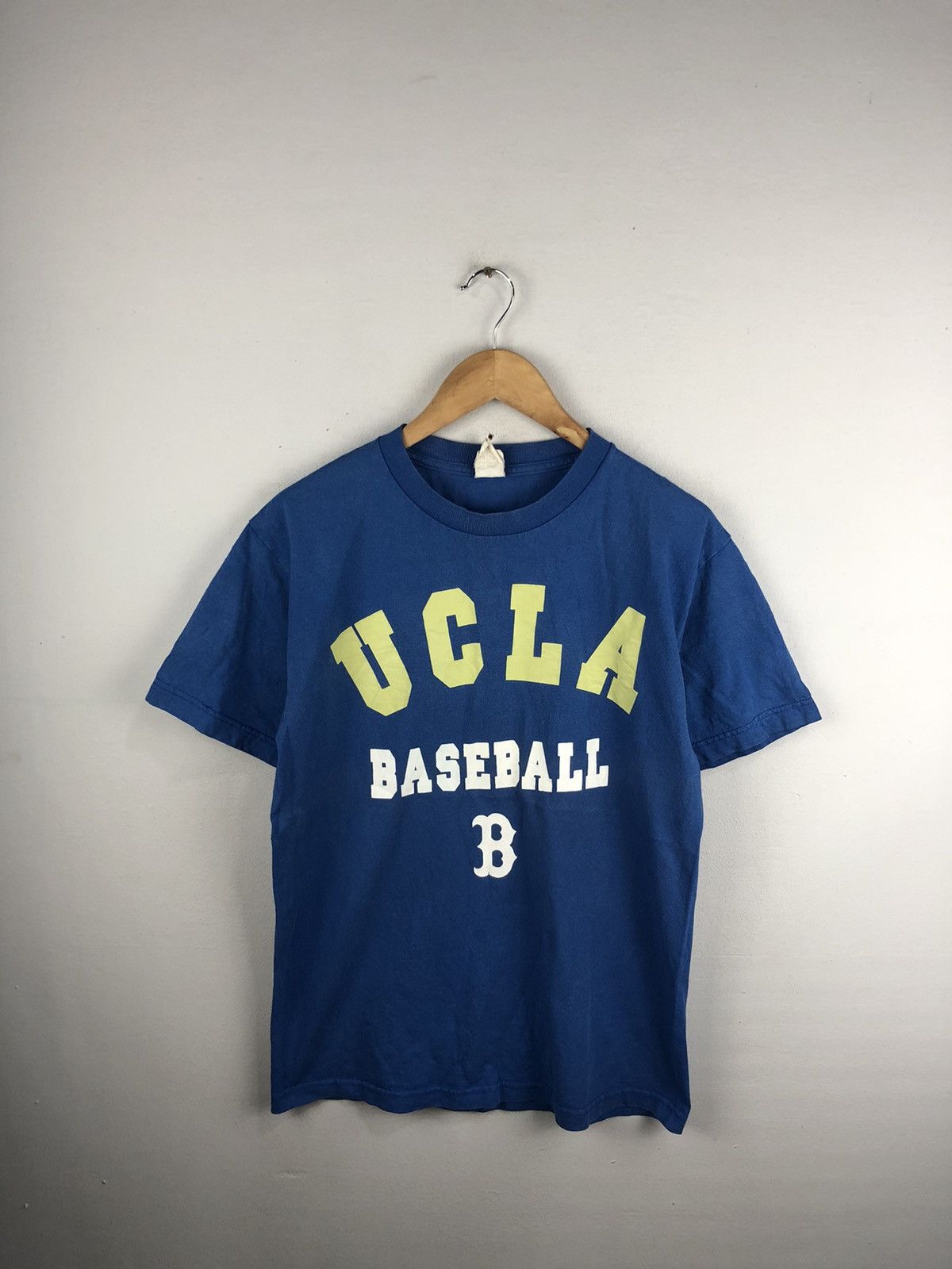 Vintage Vintage Ucla Baseball Tee Size US M / EU 48-50 / 2 - 1 Thumbnail