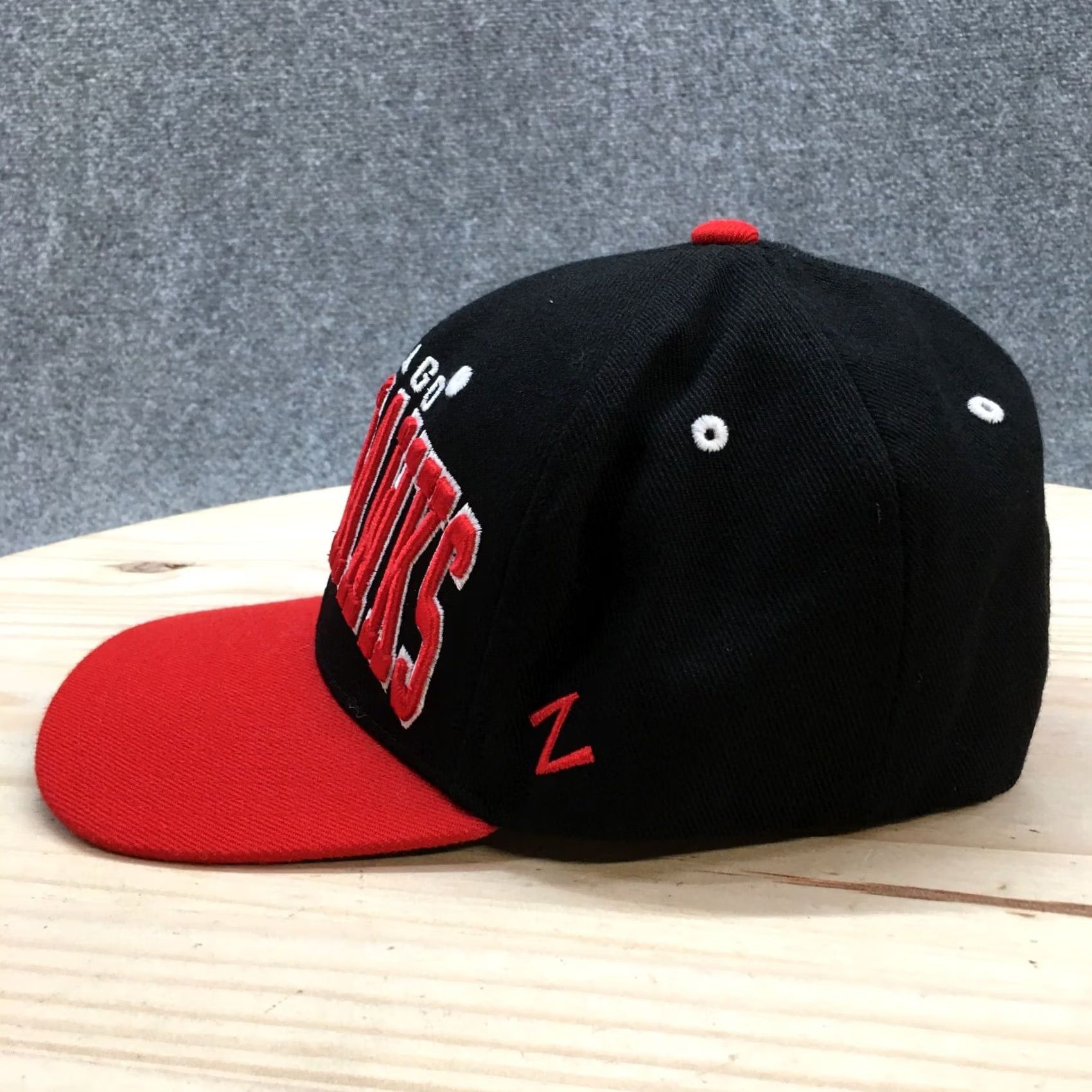 Zephyr Zephyr Chicago Blackhawks Snapback Cap Hat Mens One Size Black NHL Flat Brim Adjustable Brand: Zephyr, Men, Snapback, Black, One Size Size ONE SIZE - 4 Thumbnail