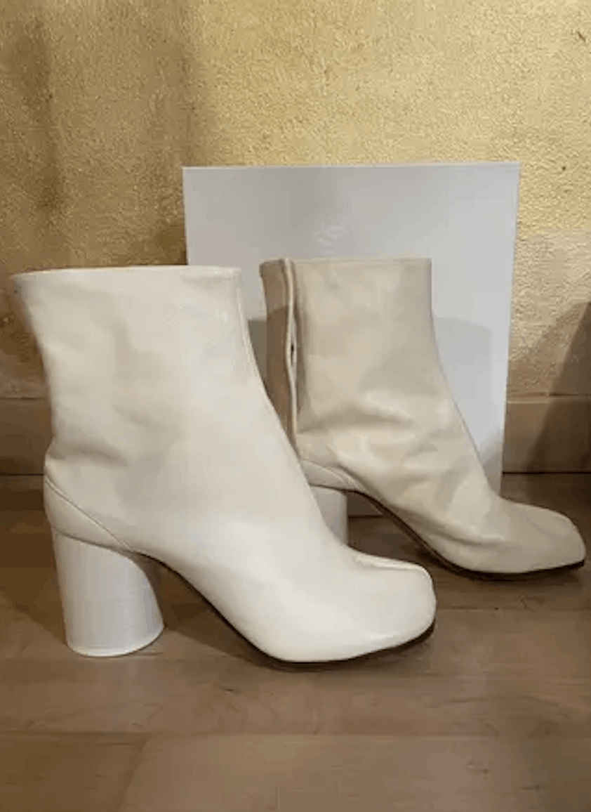 Maison Margiela Maison Margiela Tabi Boots sz 41 WITH BOX | Grailed