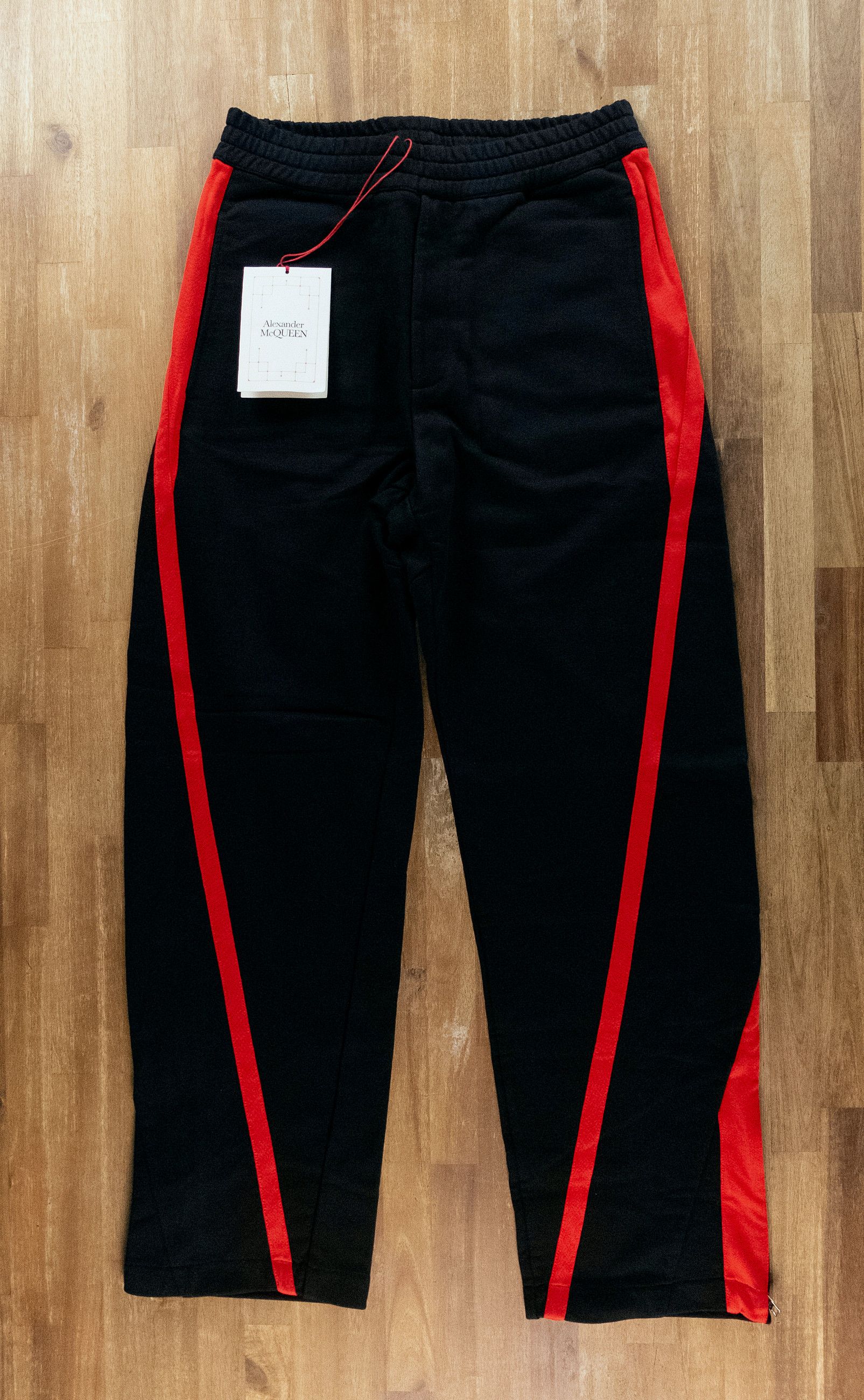 Alexander McQueen ALEXANDER MCQUEEN red black twisted stripe jogger sweatpants Size US 32 / EU 48 - 2 Thumbnail