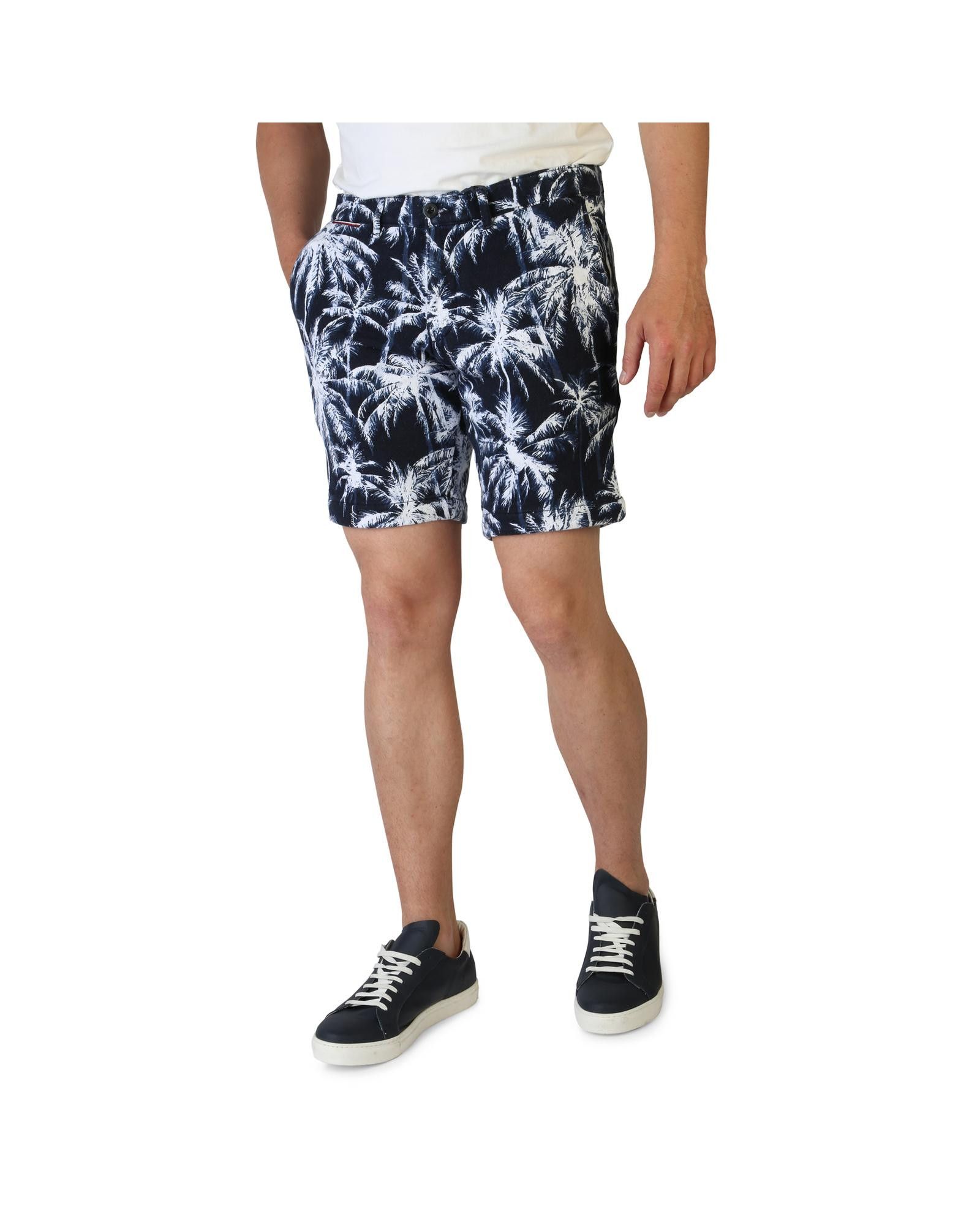 image of Tommy Hilfiger Solid Cotton Shorts With Button And Zip Fastening in Blue, Men's (Size 29)