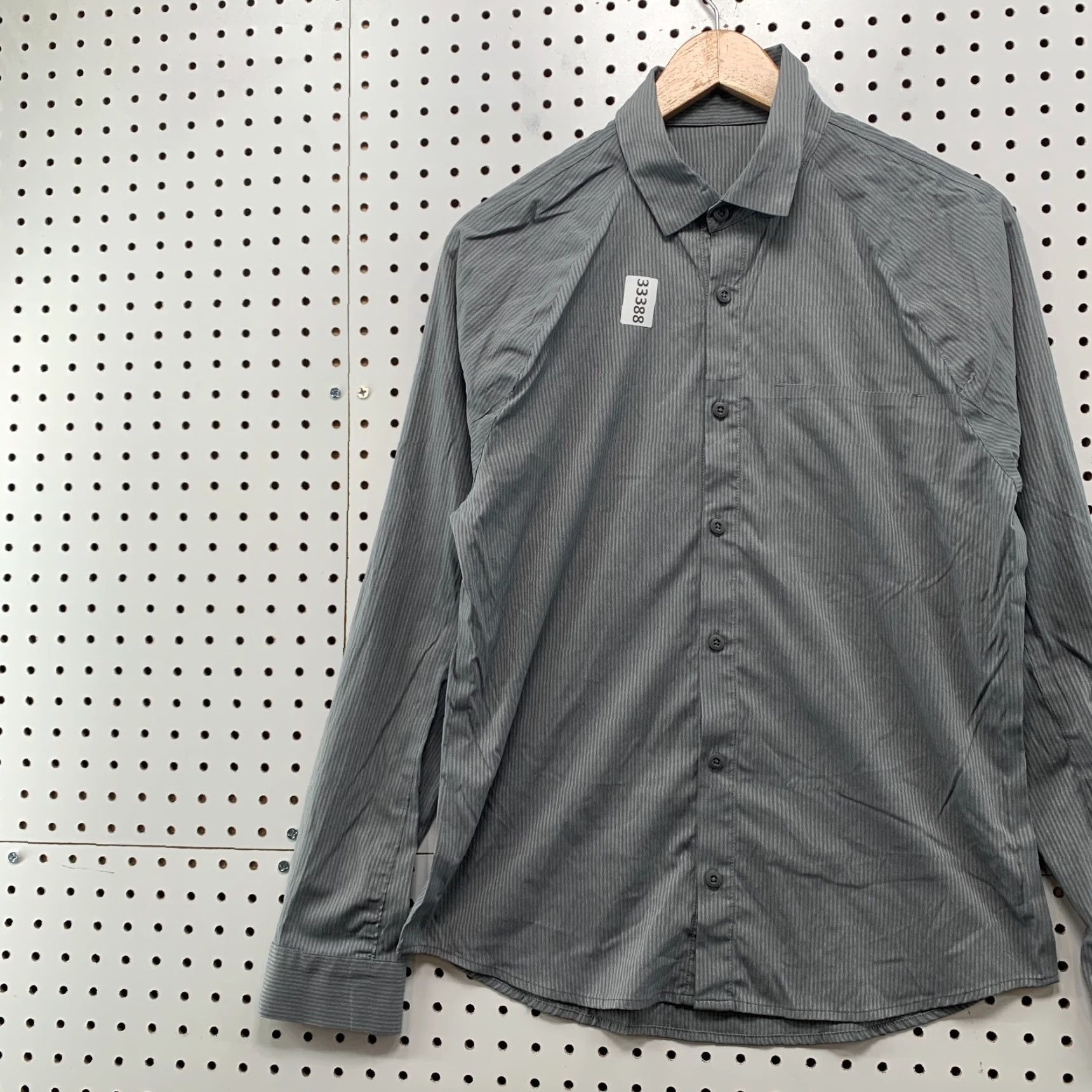 Lululemon VINTAGE Lululemon Button Shirt Mens M Medium Gray Striped Slim Fit Business Casual 20x27 Mens Size US M / EU 48-50 / 2 - 3 Thumbnail