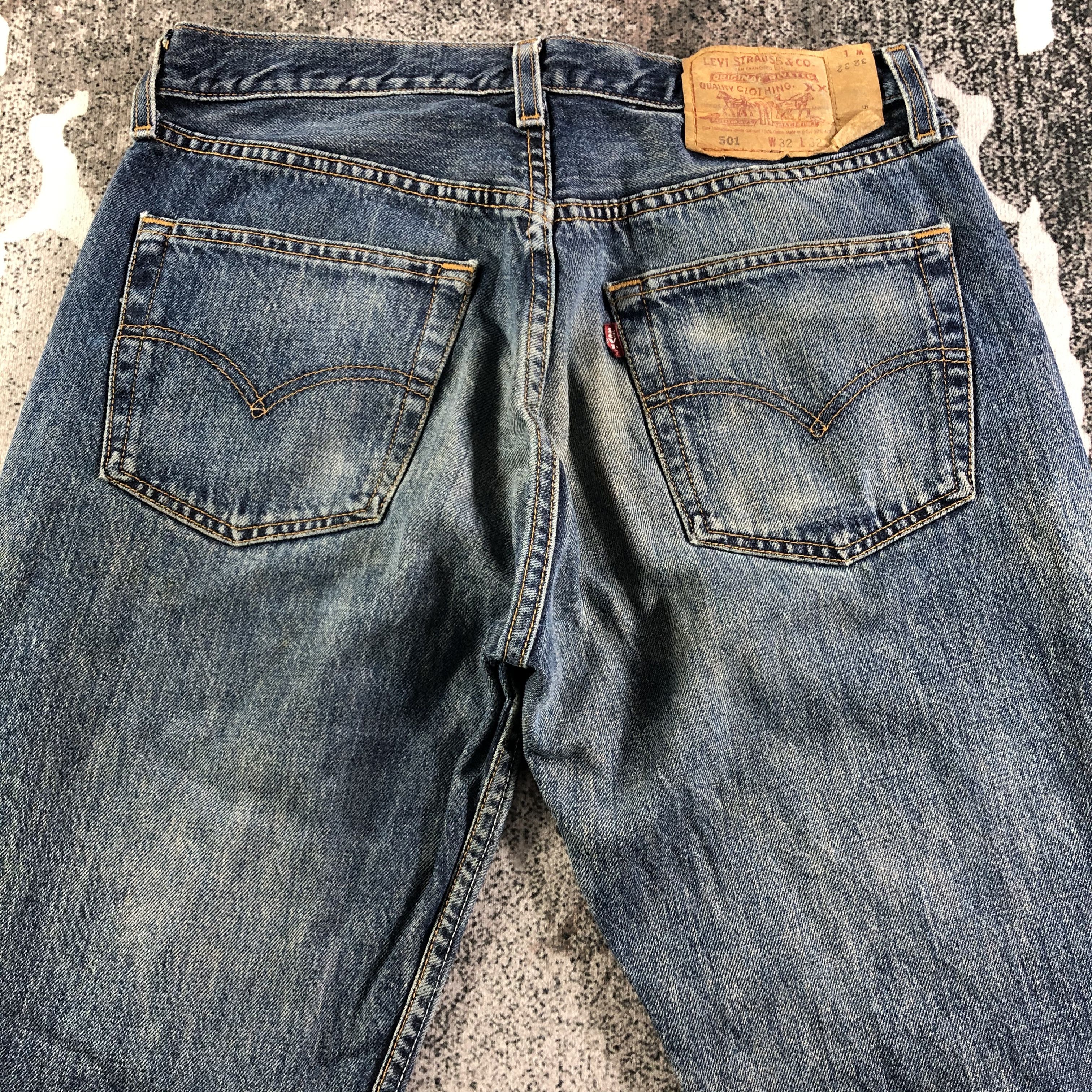 Levi's Vintage Levis 501 Jeans Faded Blue Denim KJ2502 Size US 30 / EU 46 - 4 Thumbnail