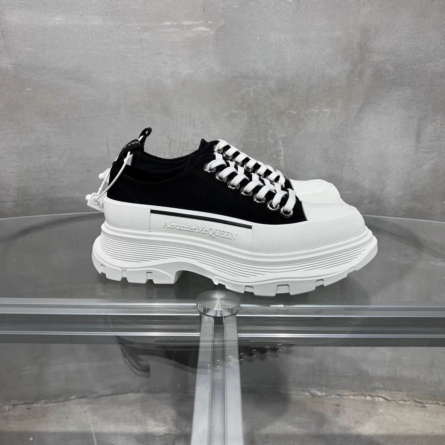 Alexander McQueen Alexander McQueen black & white new tried on boots 36.5 Size US 6.5 / IT 36.5 - 4 Thumbnail