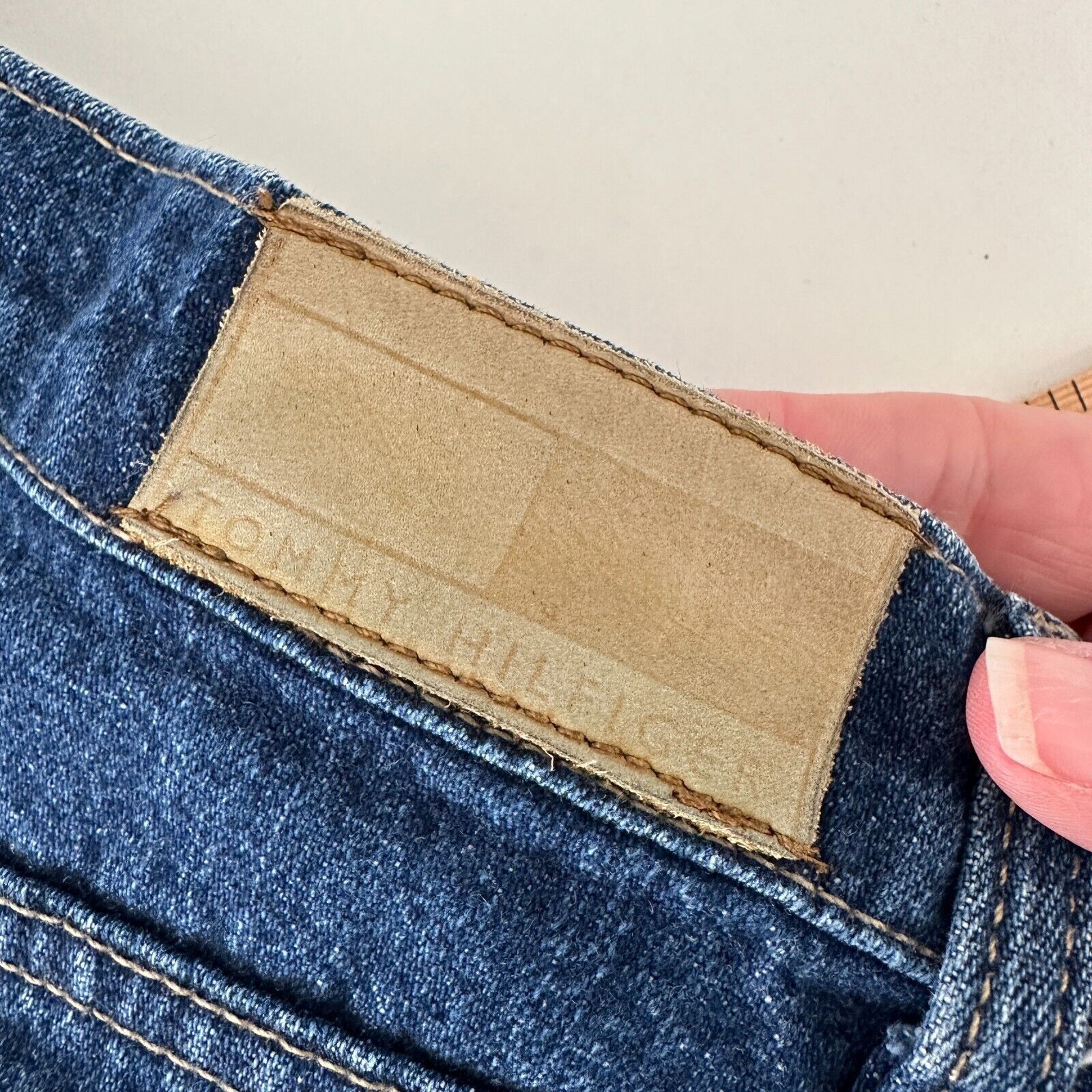 Tommy Hilfiger Tommy Hilfinger Blue Mid Rise Boyfriend Jean Shorts Logo 4 Size 27" / US 4 / IT 40 - 7 Thumbnail