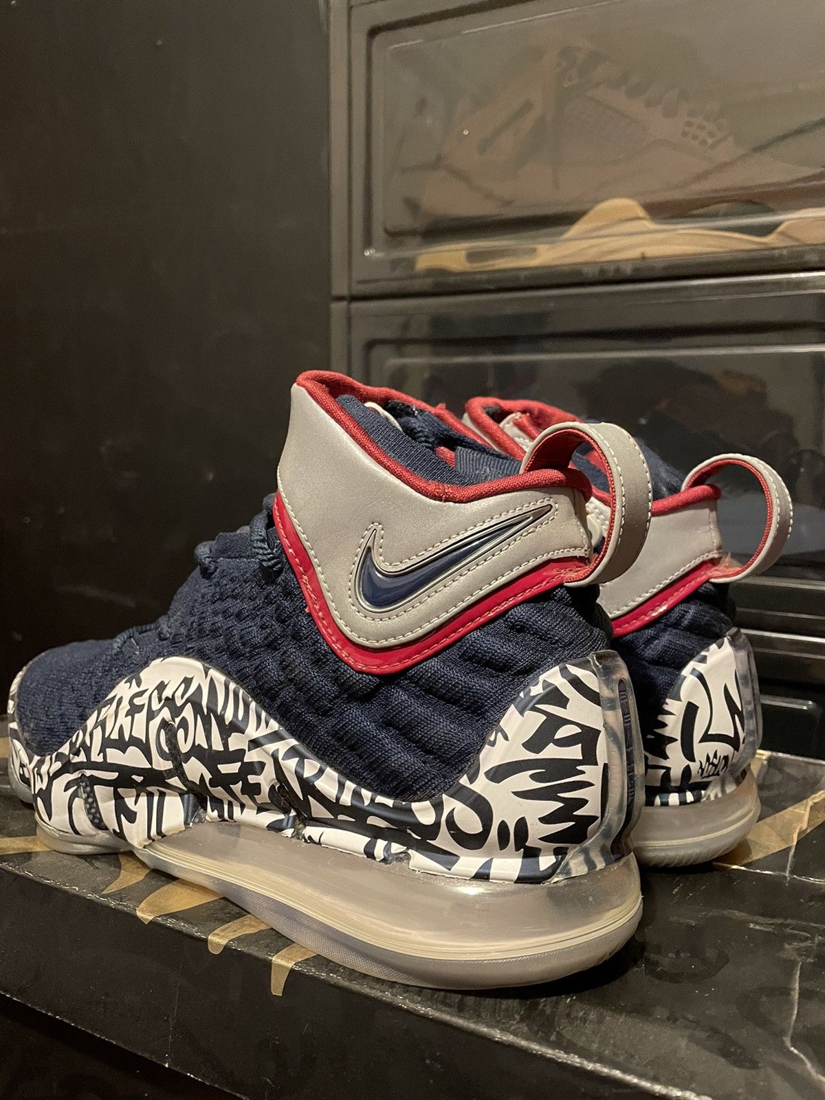 Nike Lebron 17 graffiti navy blue Size US 8.5 / EU 41-42 - 2 Thumbnail
