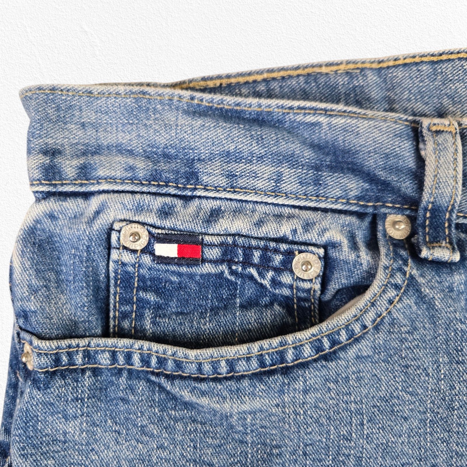 Tommy Hilfiger 90s Tommy Hilfiger Light Wash Capri Jeans Size 12 Size 34" / US 12 / IT 48 - 4 Thumbnail